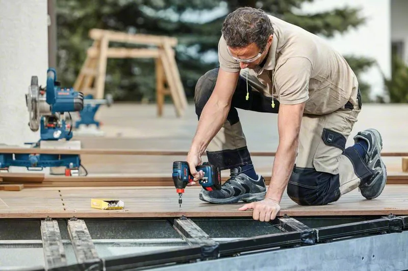 BOSCH COMBI-KIT 4 18V Tool: GSR 18V-110C + GDX 18V-210C + GWS 18V-10 + GBH 18V-24C + 1 4.0 AH battery (PROCORE) + 2 5.5 AH battery (PROCORE) + GAL 1880CV (L)PROFESSIONAL