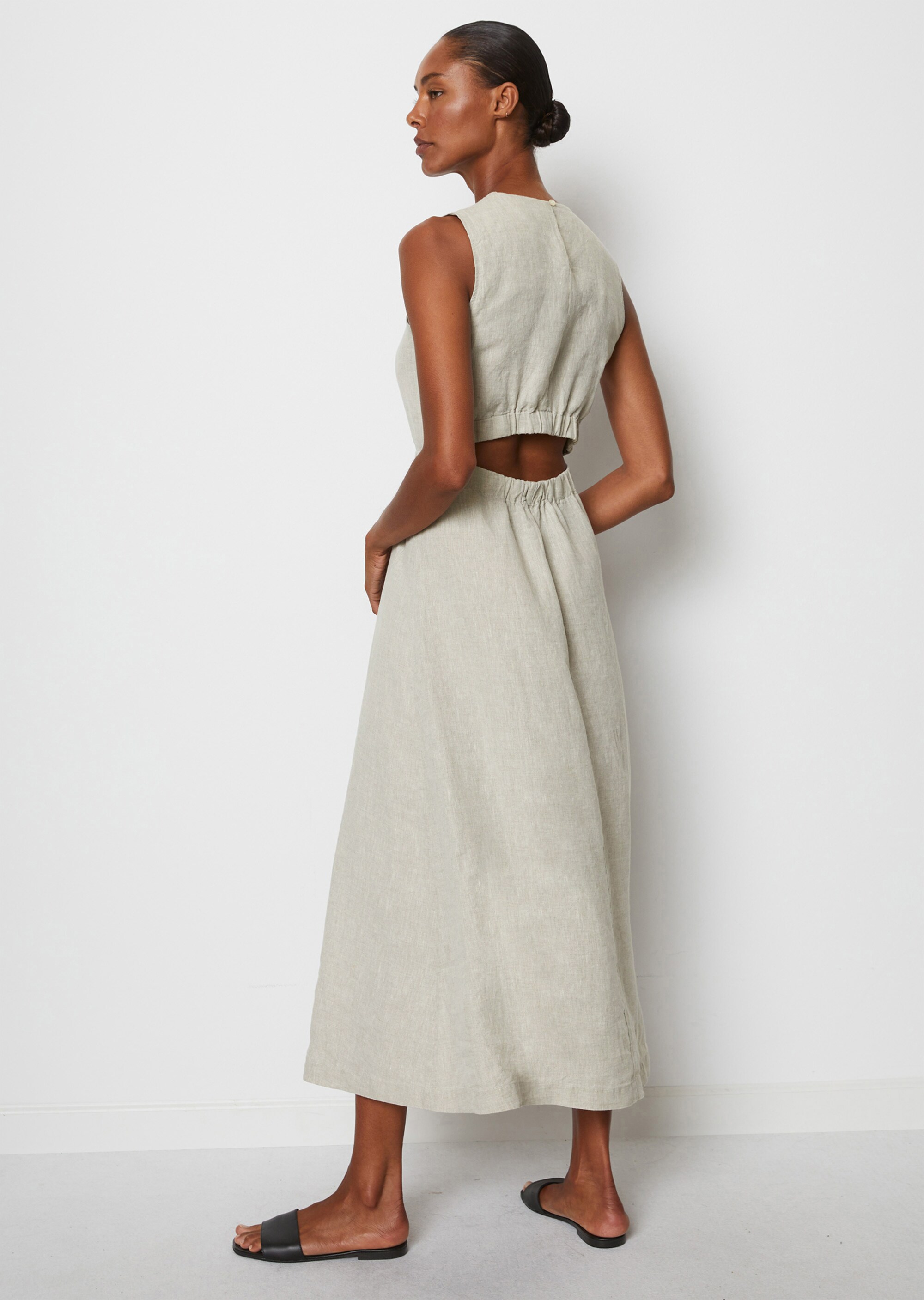 Cut-Out-Leinenkleid shapedaus sommerlich leichter Ware