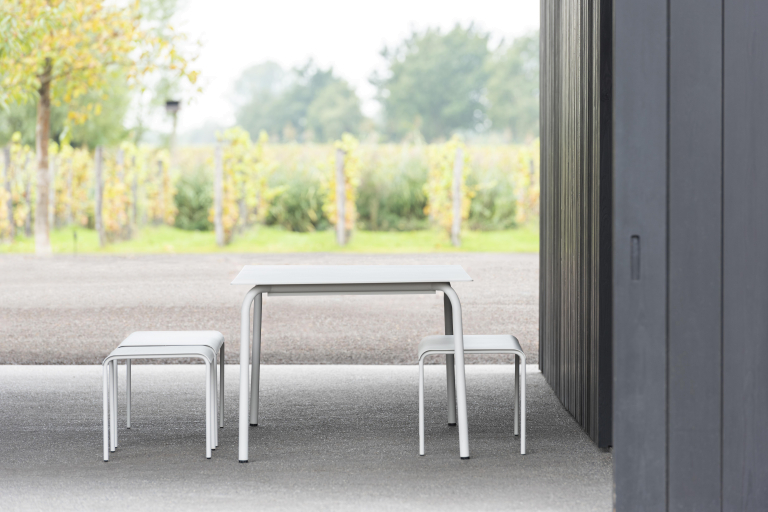 Serax August by Vincent van Duysen tuintafel 170x90 zand