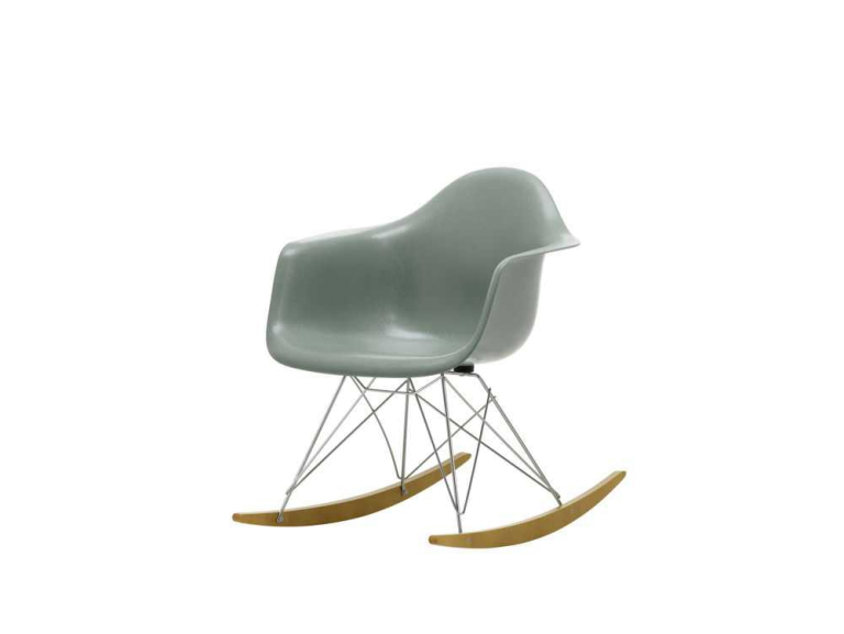 Vitra Eames RAR Fiberglass schommelstoel esdoorn goud, raw umber