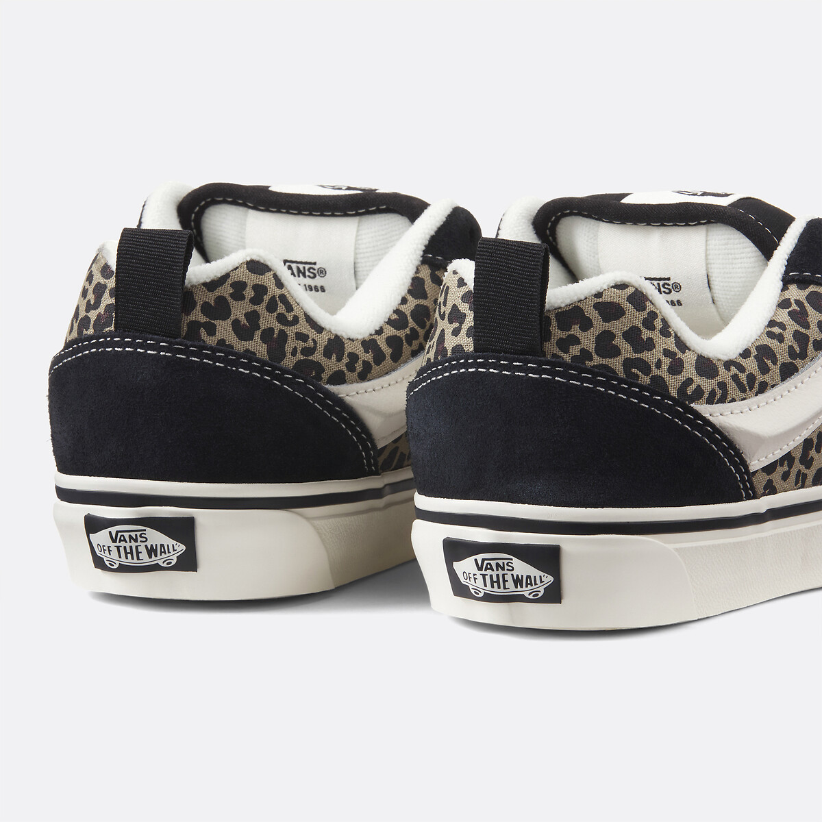 Tênis VANS Knu Skool