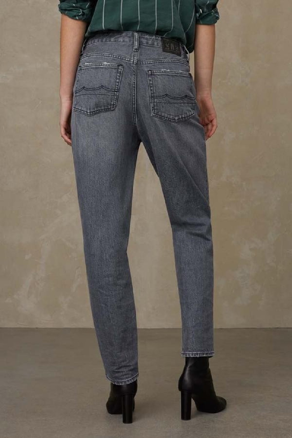 Kings Of Indigo Jeans Caroline Carson Flintstone Grey Worn
