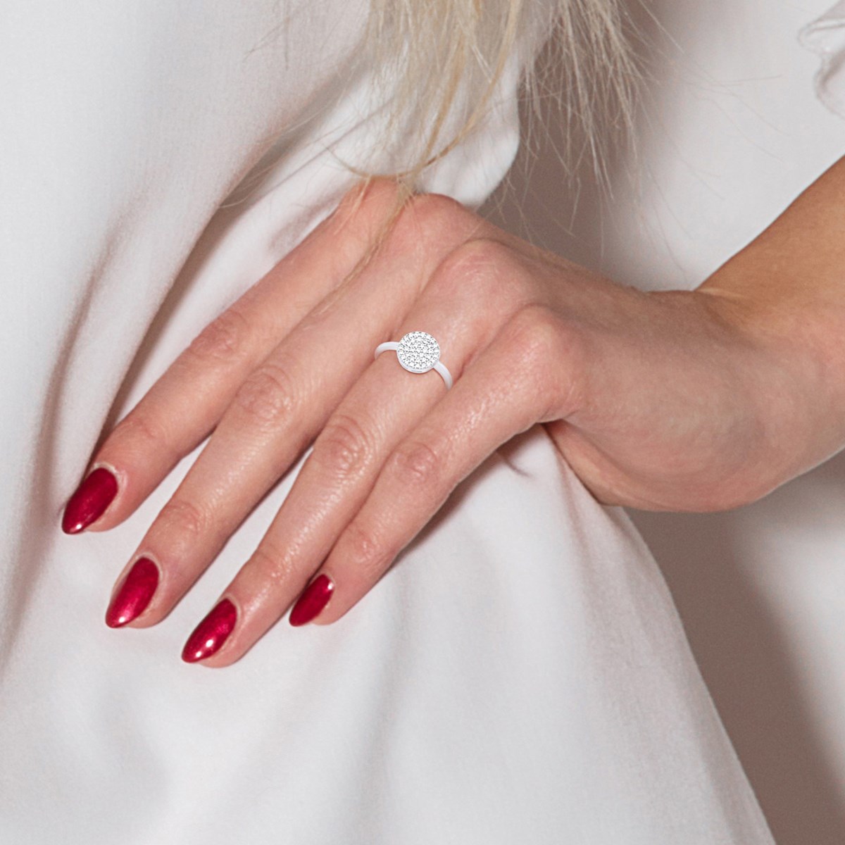 Bague Fantaisie serti D'Oxydes de Zirconium - Sertis Griffes - Or Blanc