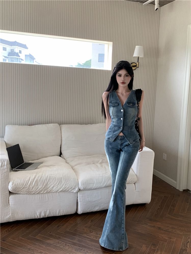 haruokiea - V-hals gewassen denim vest met knopen / lage taille flared jeans