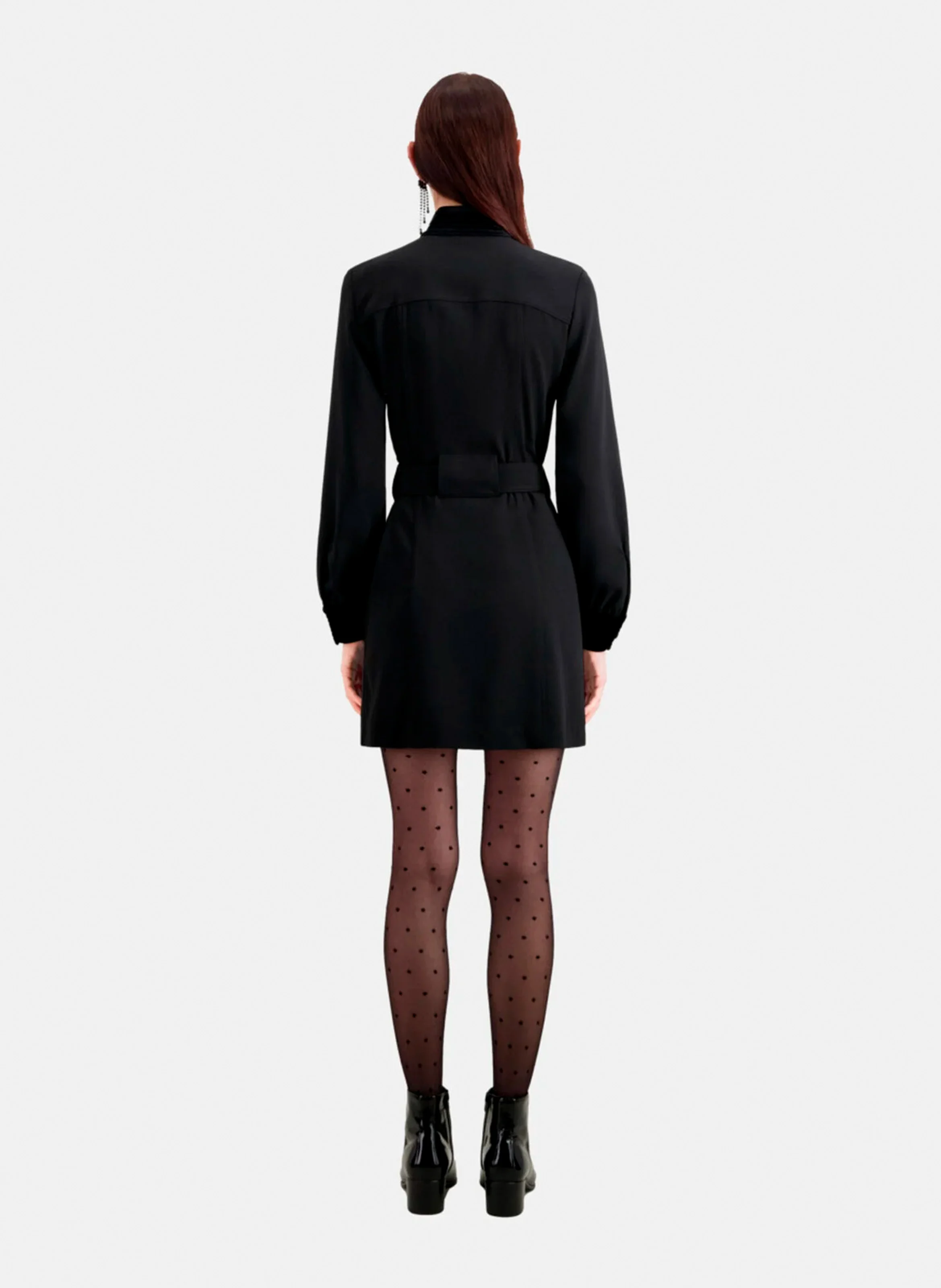 Robe courte col montant en crêpe| Noir