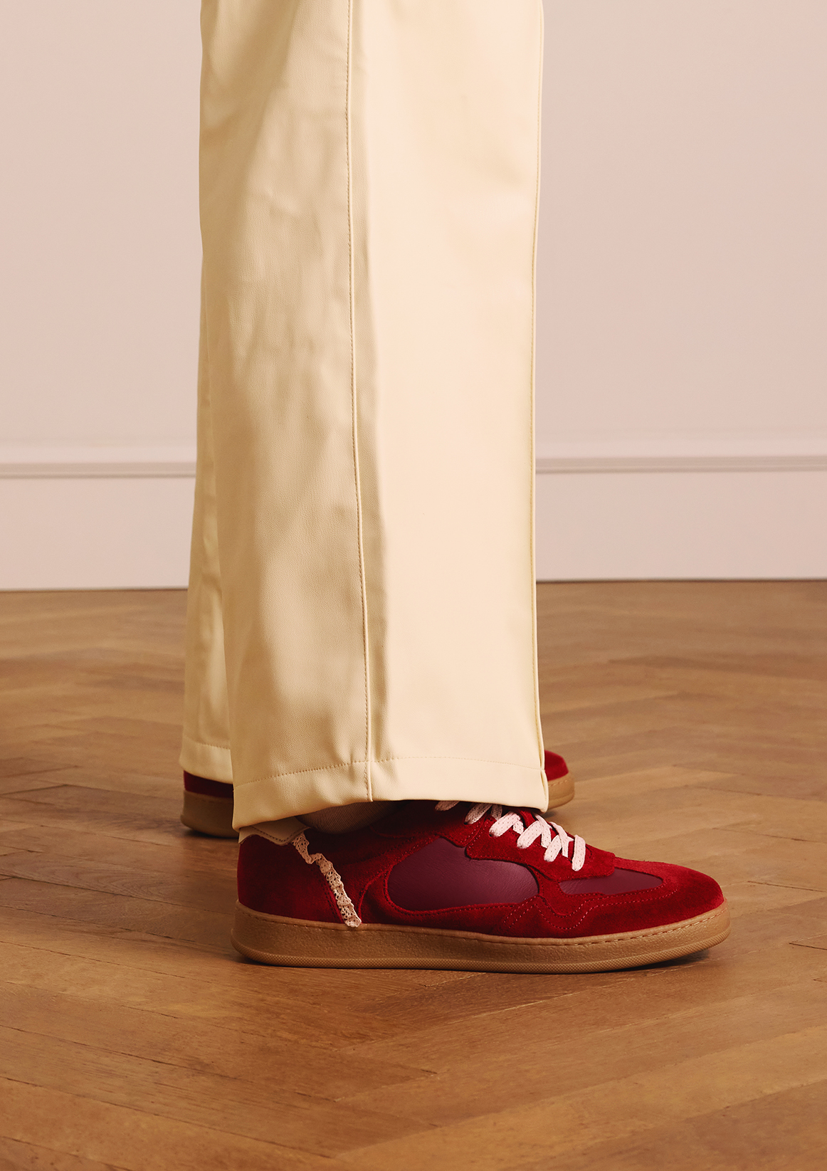 Rode suède sneakers