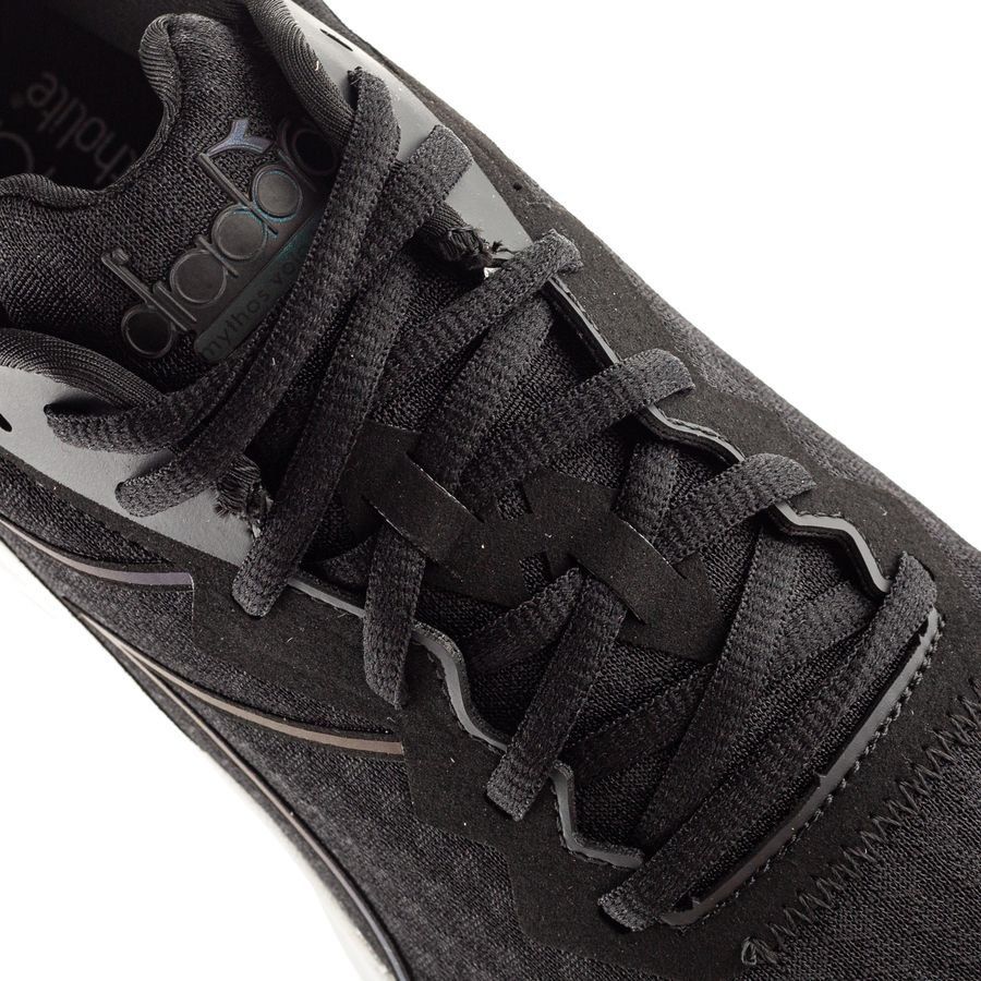 Diadora Chaussures de Running Mythos Blushield Volo HIP 2 - Noir/Argenté/Blanc
