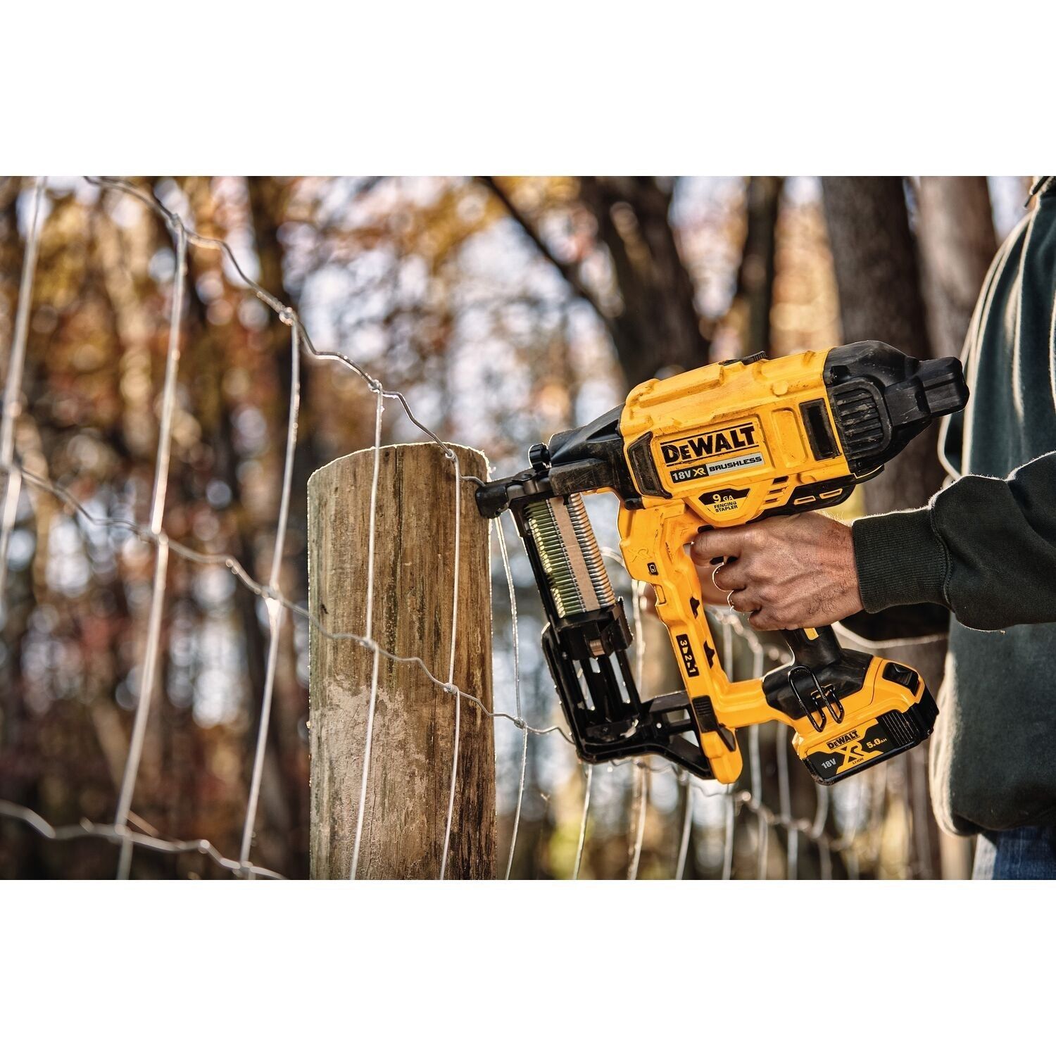 DeWALT DCFS950N Accu constructietacker voor hekwerk 9Ga 18V XR Basic Body