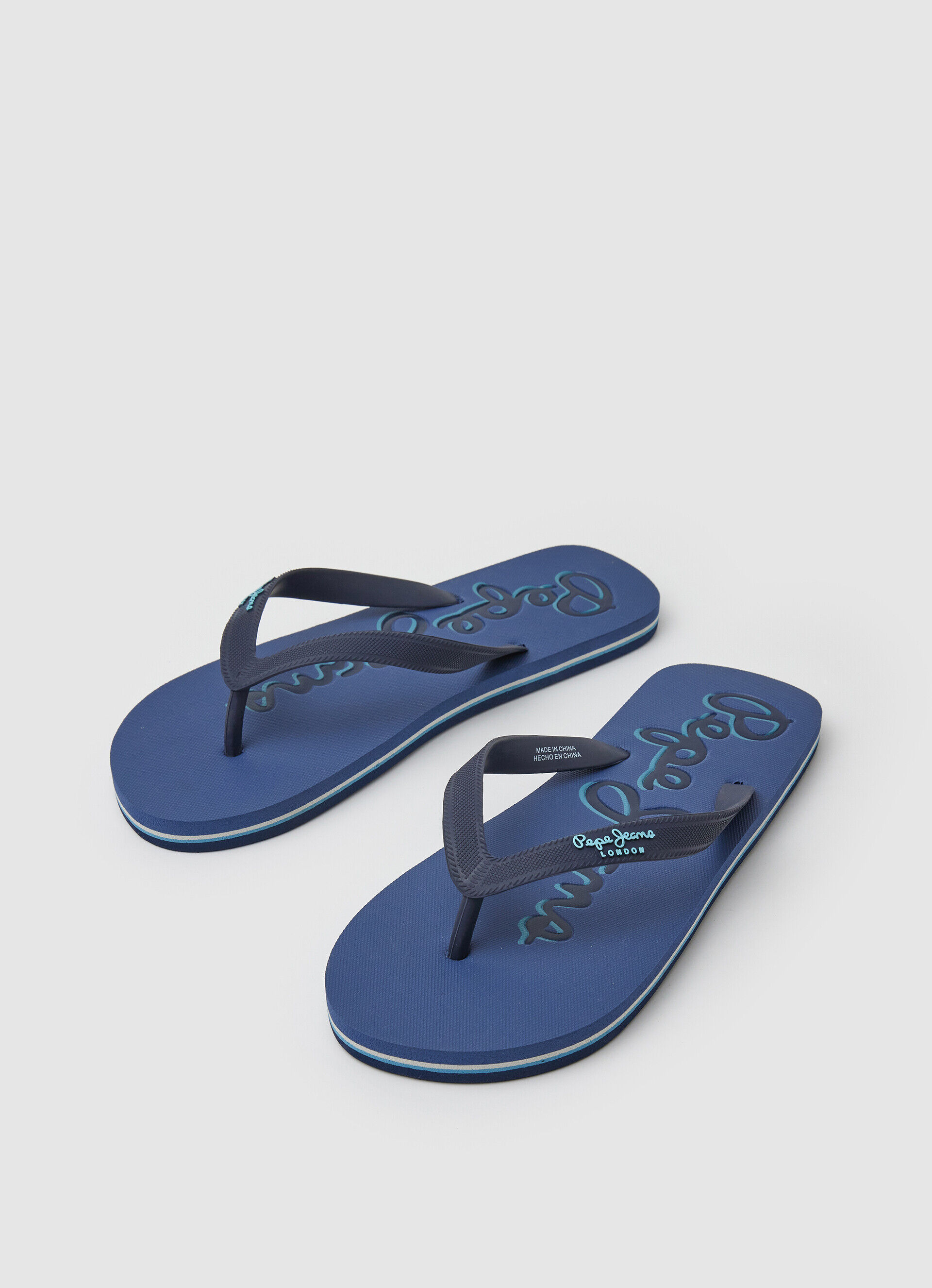Chinelo com o logotipo da Bay Beach - azul jeans escuro