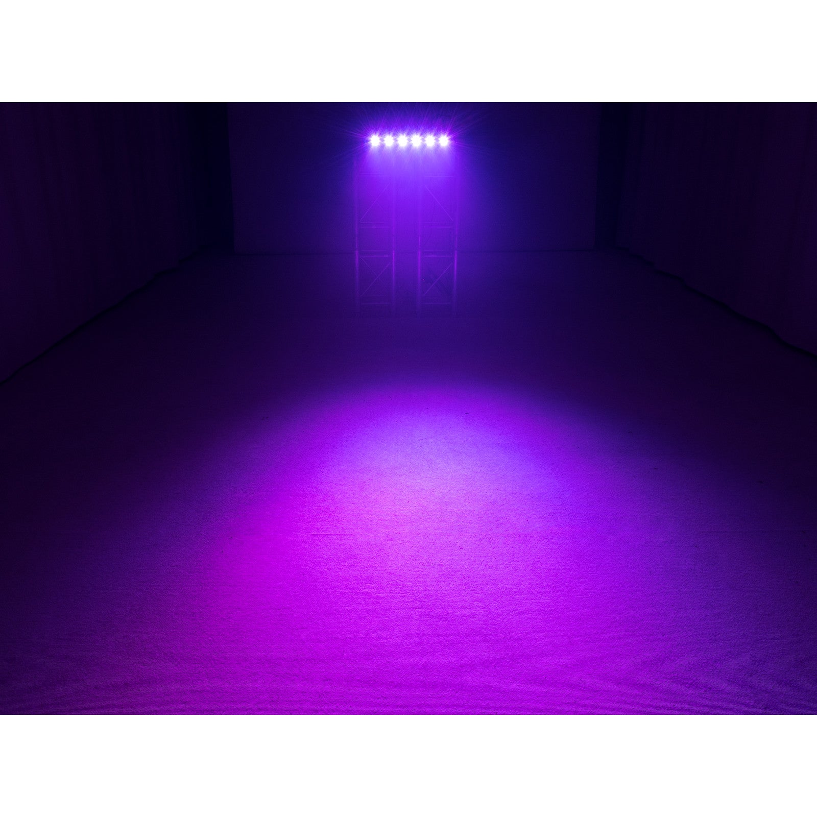 Eurolite LED BAR-6 QCL RGB+UV Bar
