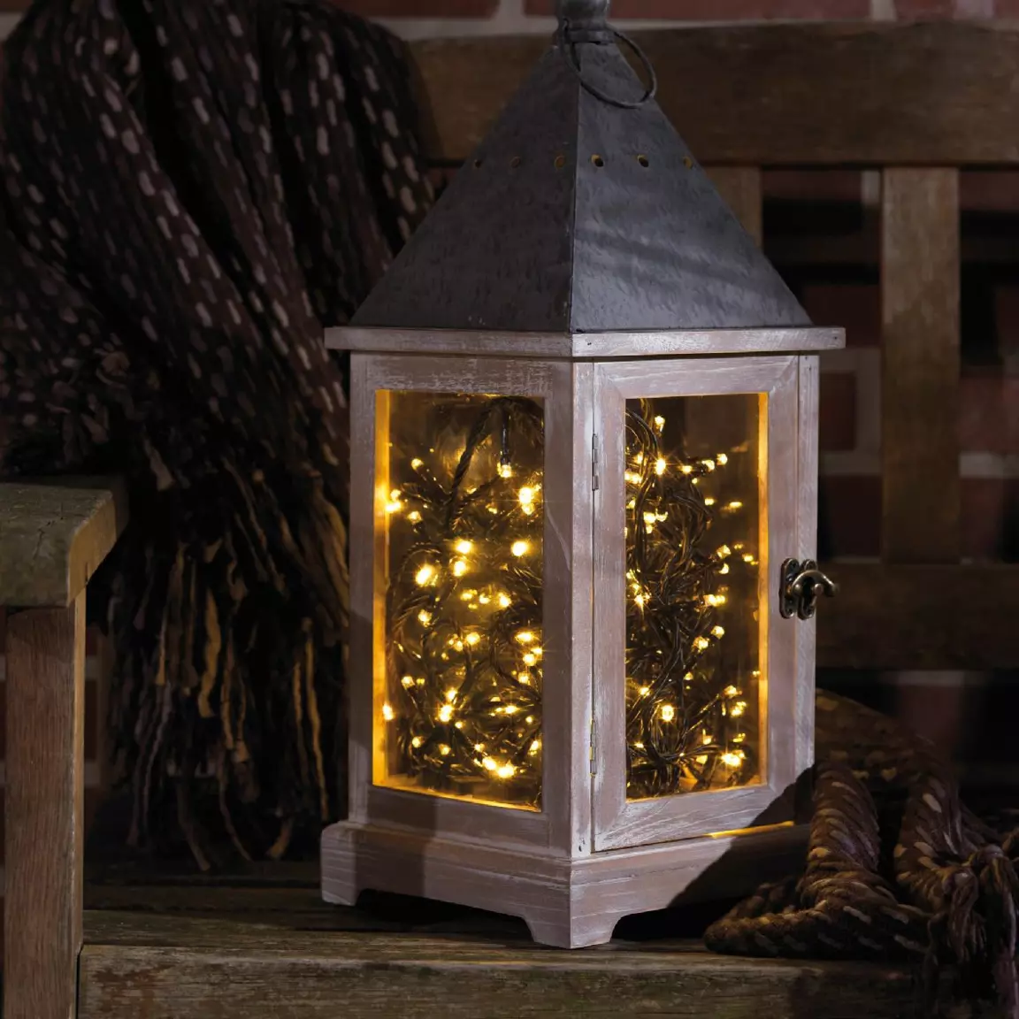Guirlande lumineuse à piles 4,70 m 192 LED câble noir Durawise Blanc chaud