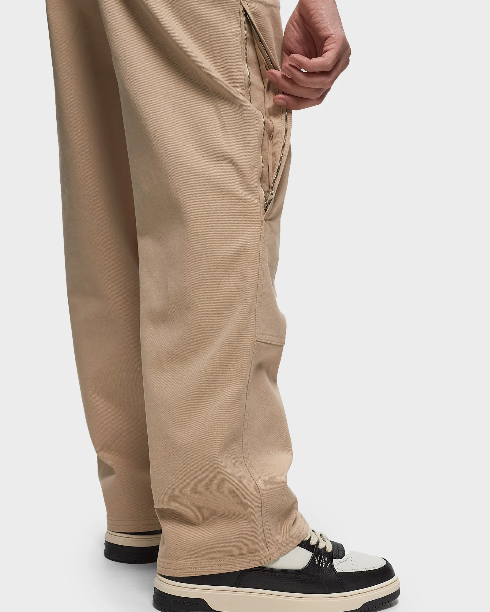 Represent UTILITY PANTS