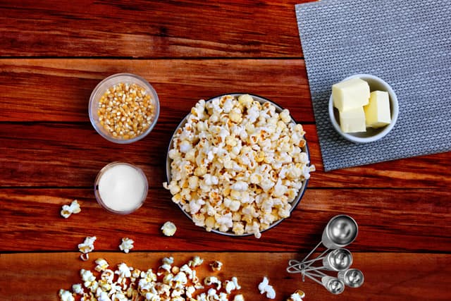 Russell Hobbs Fiesta popcornmaskine 23581036002 (hvid)