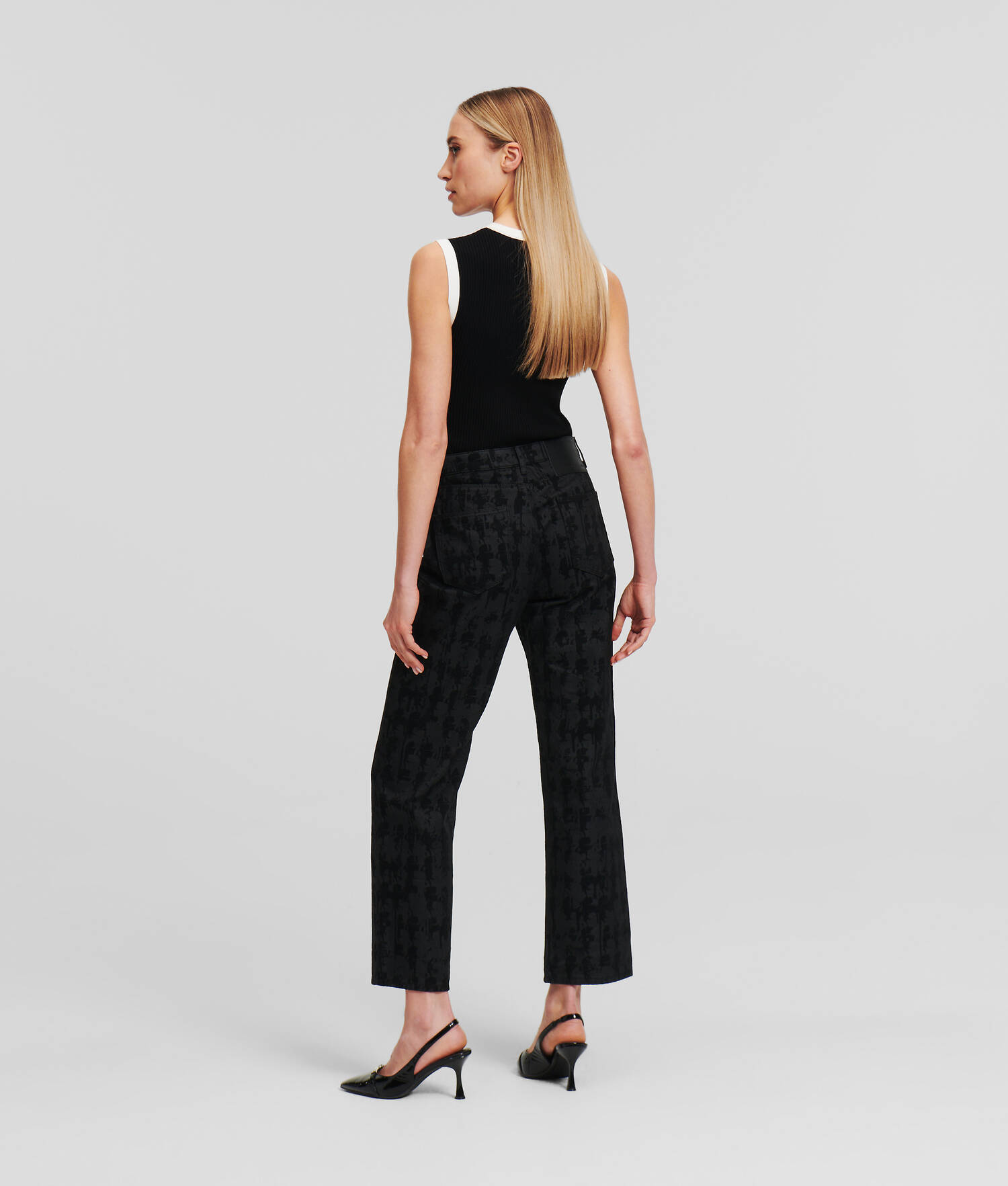 JEAN GIRLFRIEND KARL ESSENTIAL KAMEO