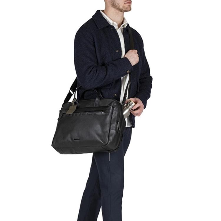 Burkely LAPTOPBAG 15.6. Zwart