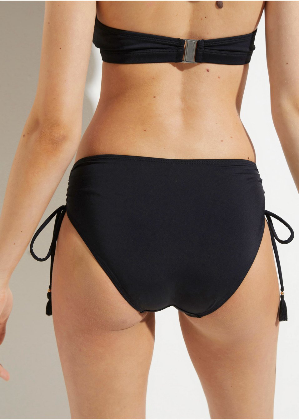 Bas de bikini exclusif avec polyamide recyclé