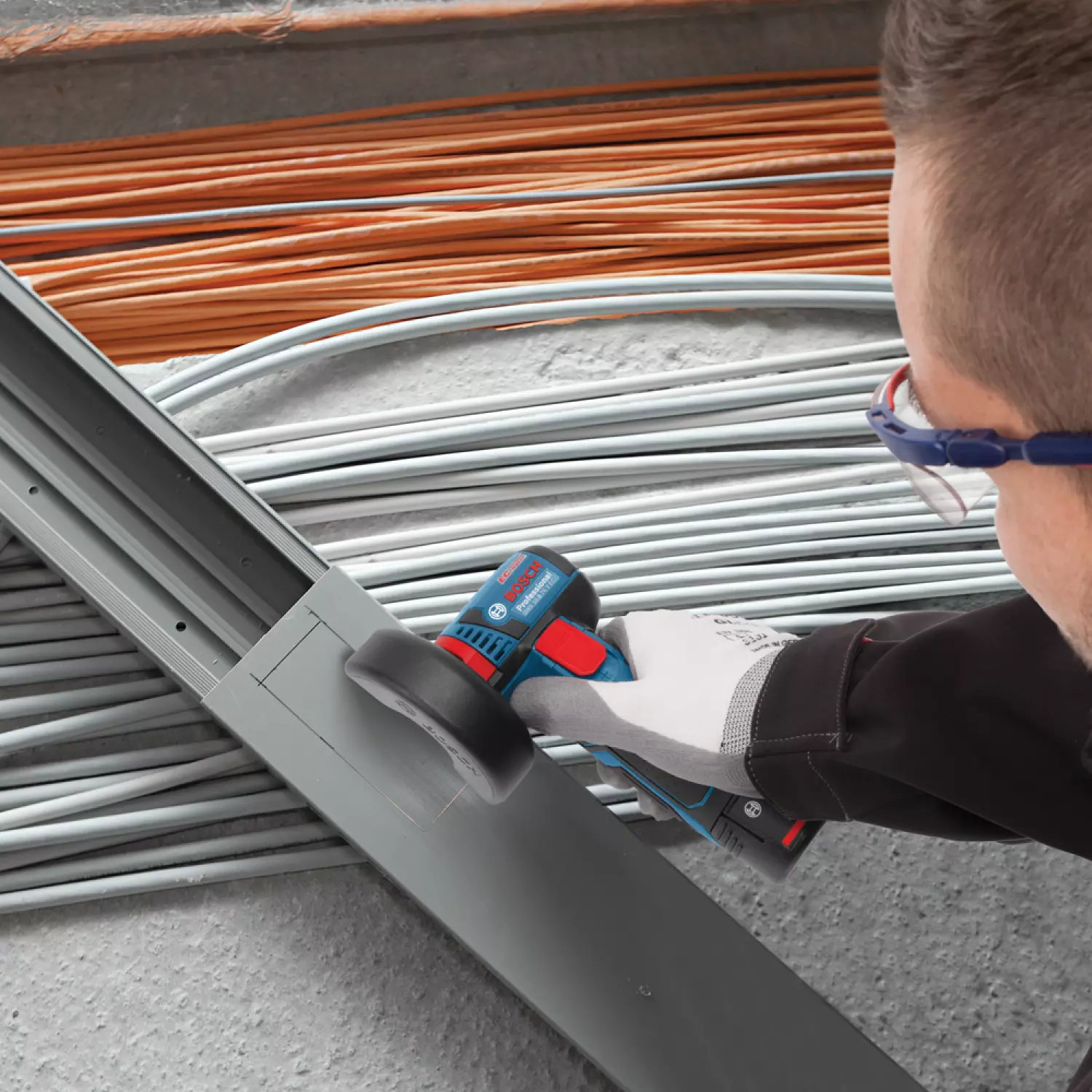 Bosch GWS 12V-76 12V Li-Ion Accu haakse slijper body in L-Boxx - 76mm - koolborstelloos