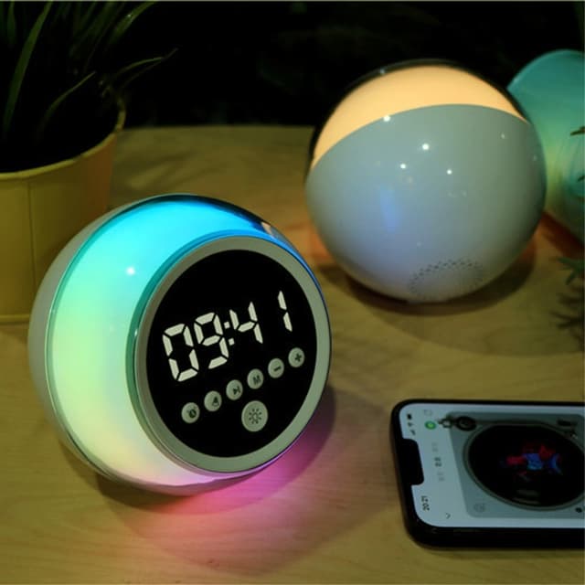 Vækkeur Bluetooth-højttaler Dæmpbar FM-radio timerfunktion