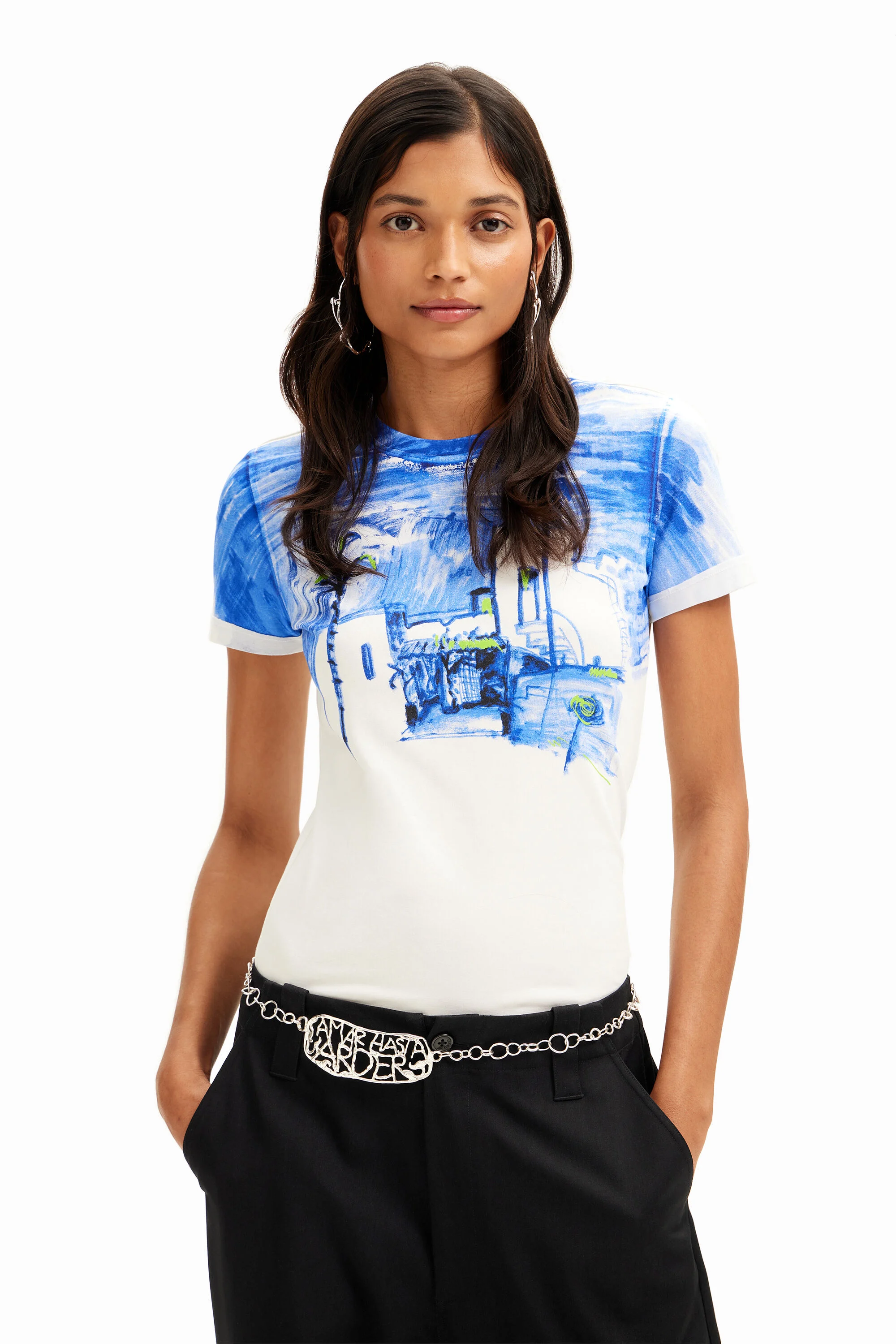 Camiseta com estampa de paisagem mediterrânea