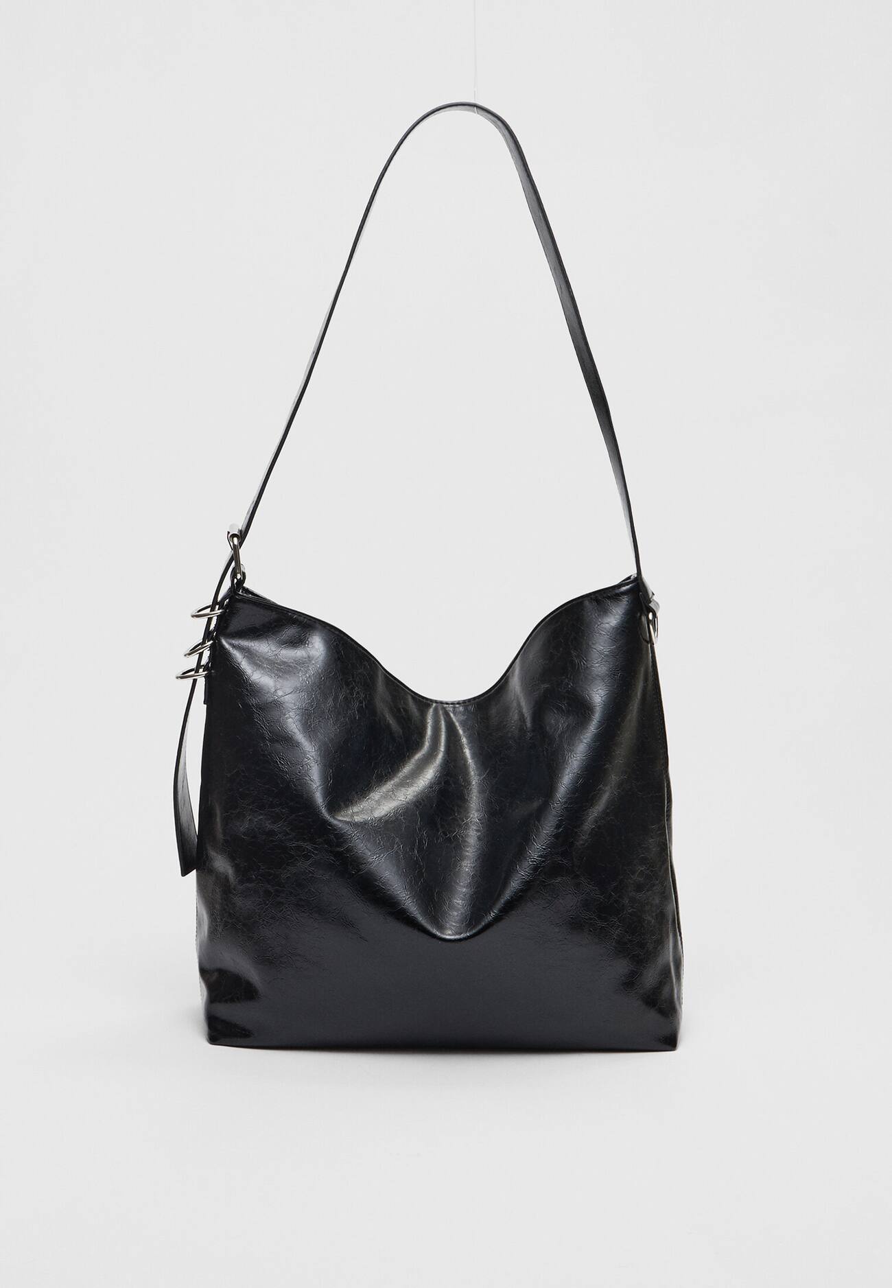 Bolsa tipo saco em couro sintético