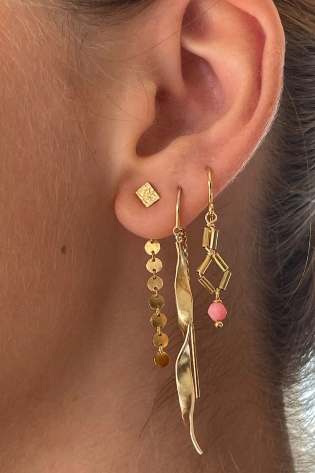 Stine A Long Twisted Hammered Earring With Chain Goldenen