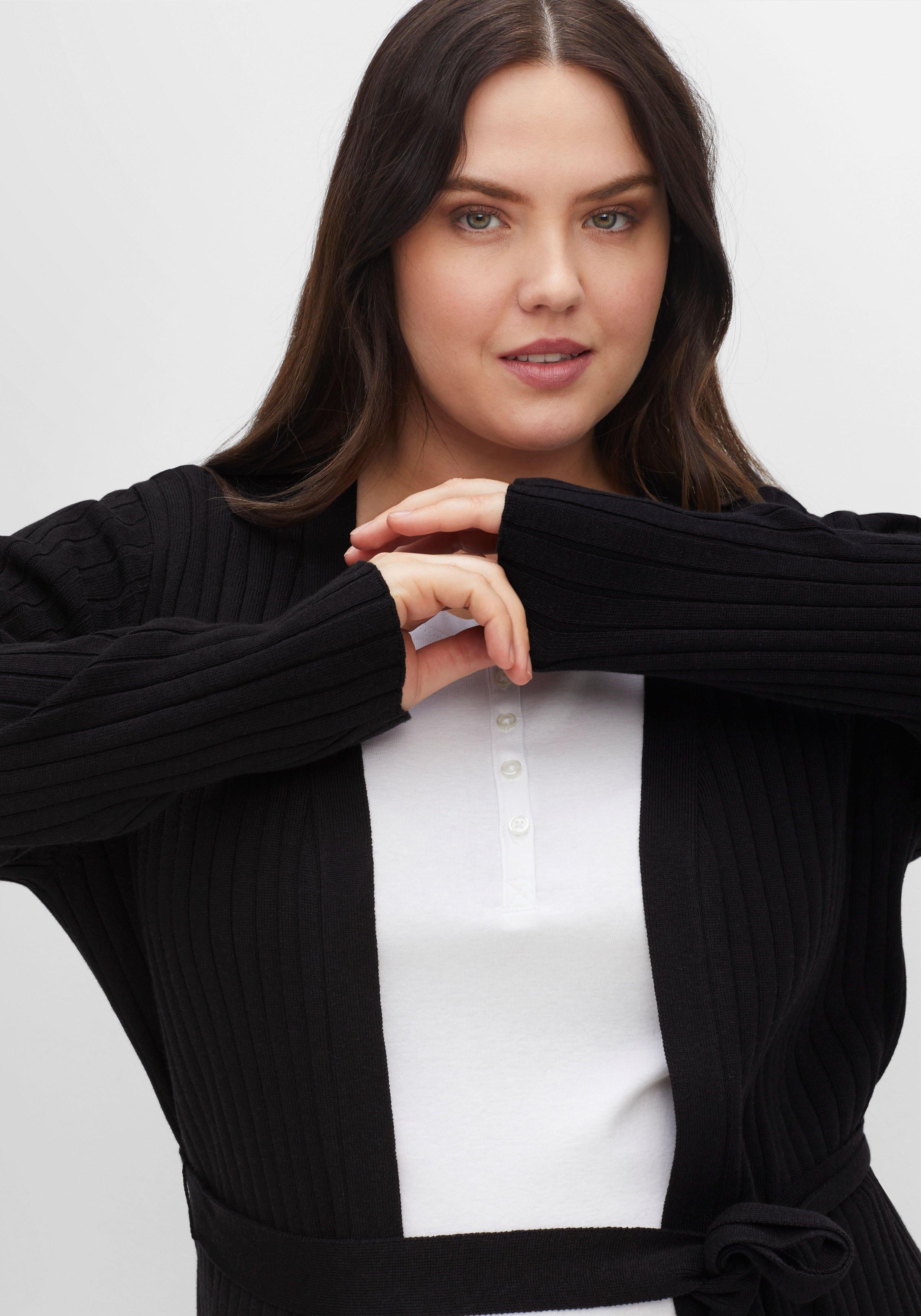 Longstrickjacke im Rippstrickmuster, mit Bindegürtel