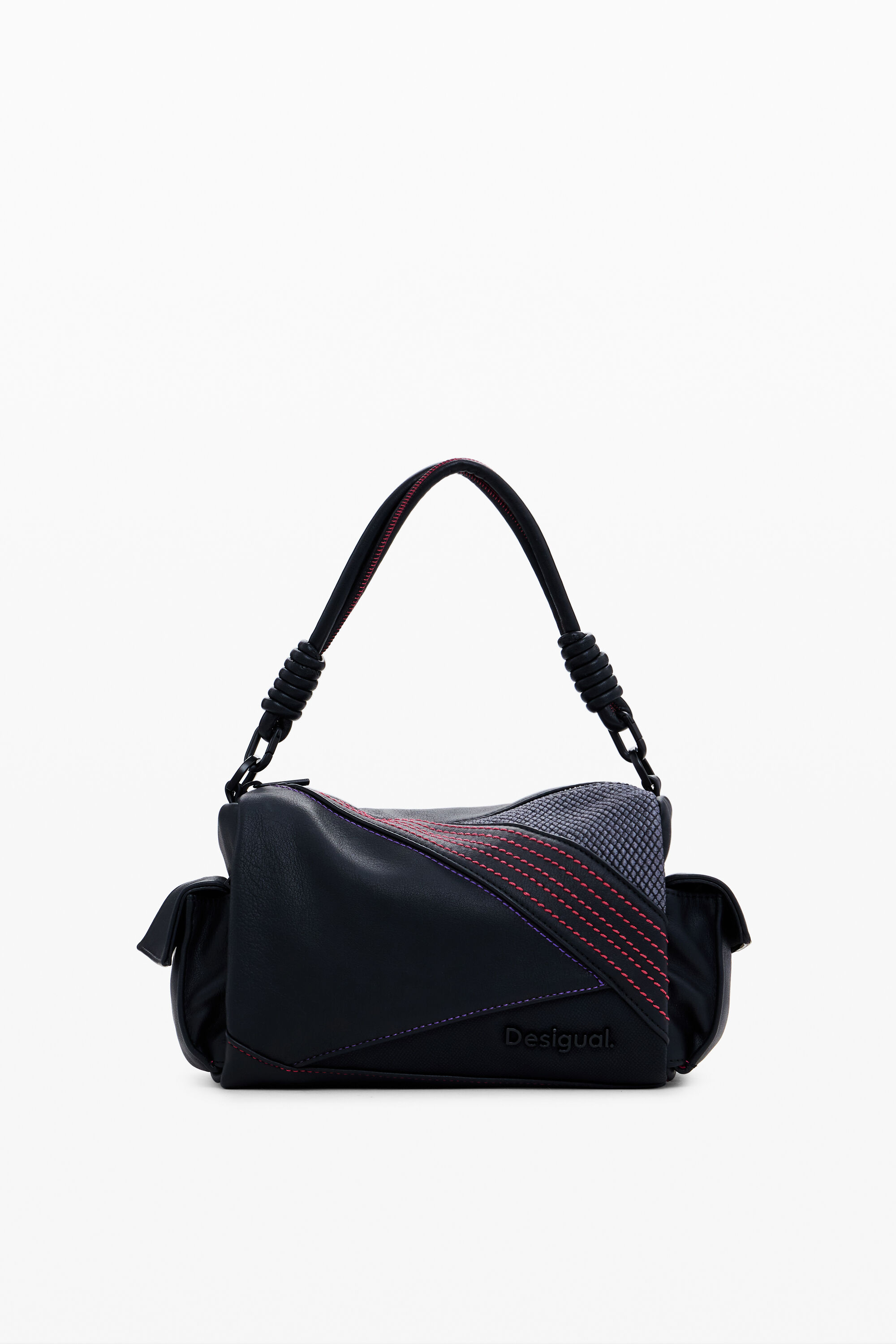 Bolsa costurada em formato de M