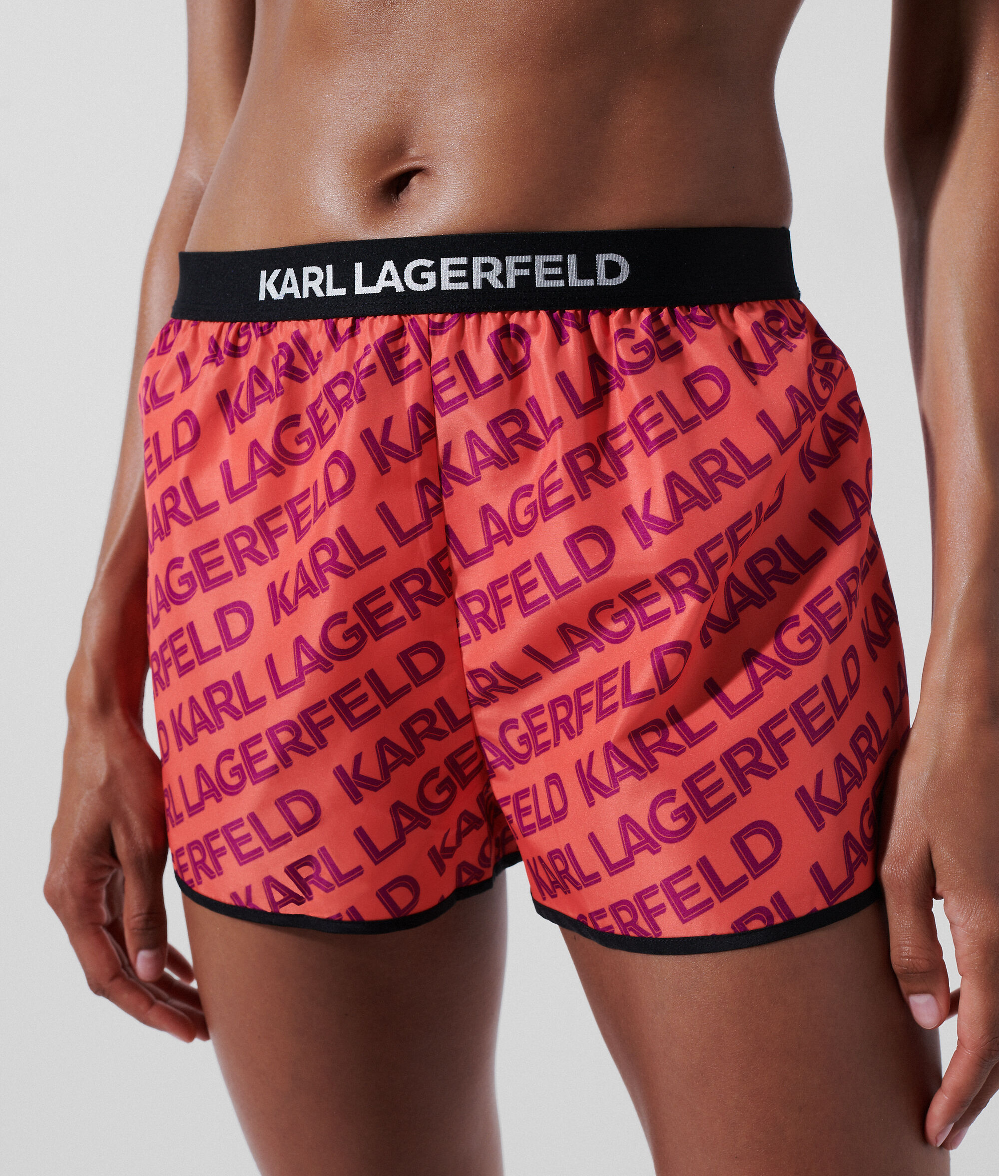 SHORT STYLE UNIVERSITAIRE AVEC LOGO KARL