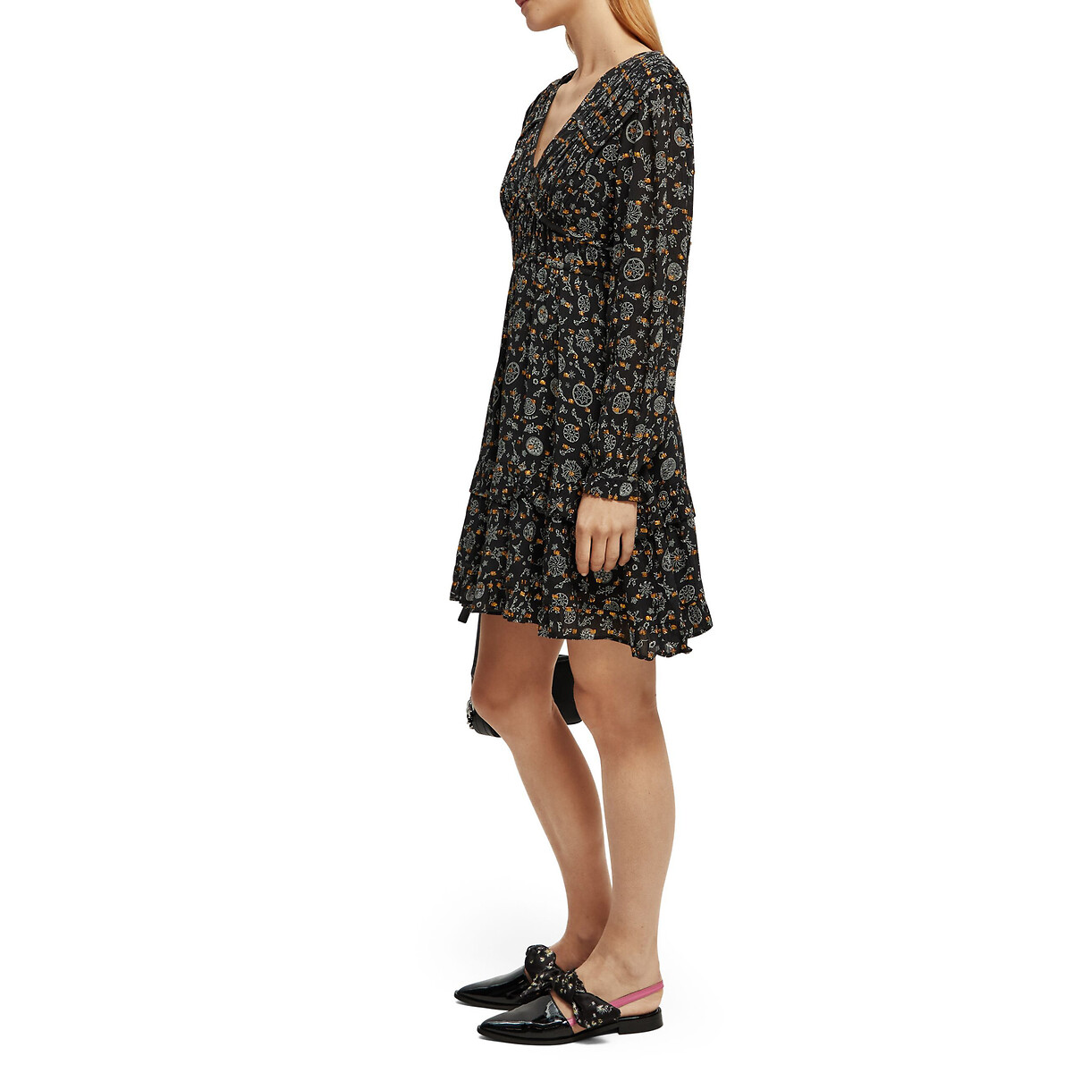 SCOTCH AND SODA<br>Vestido curto e evasê com mangas compridas