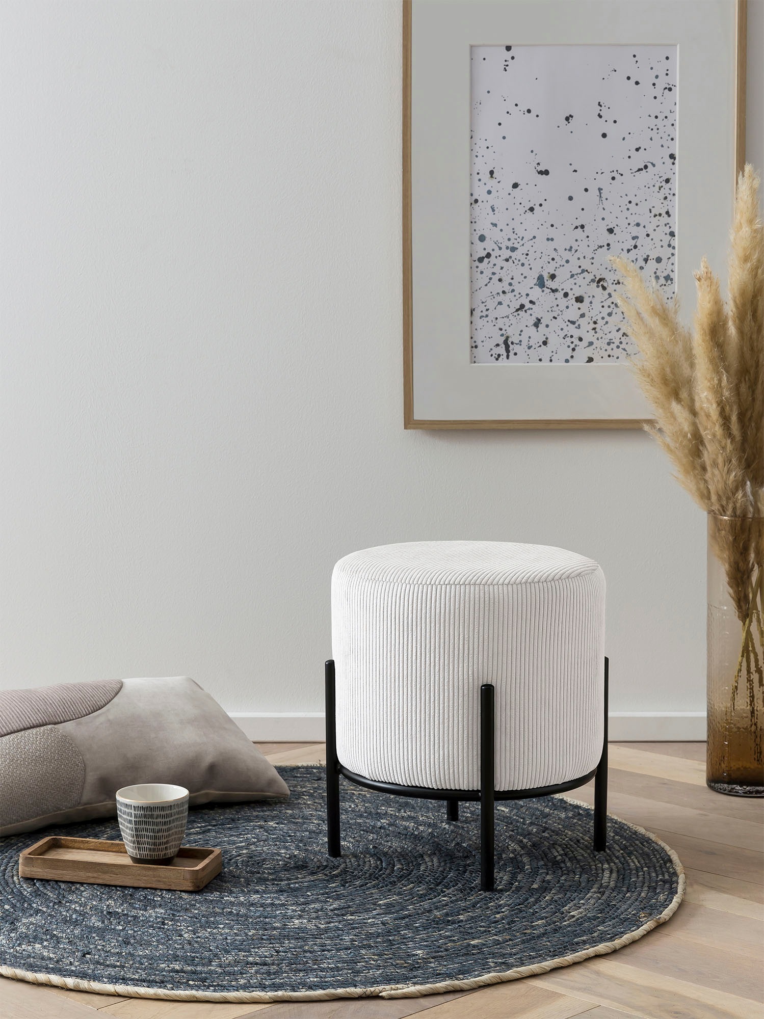SalesFever Polsterhocker »Komfortabler Polsterhocker« mit Design-Gestell aus schwarzem Metall