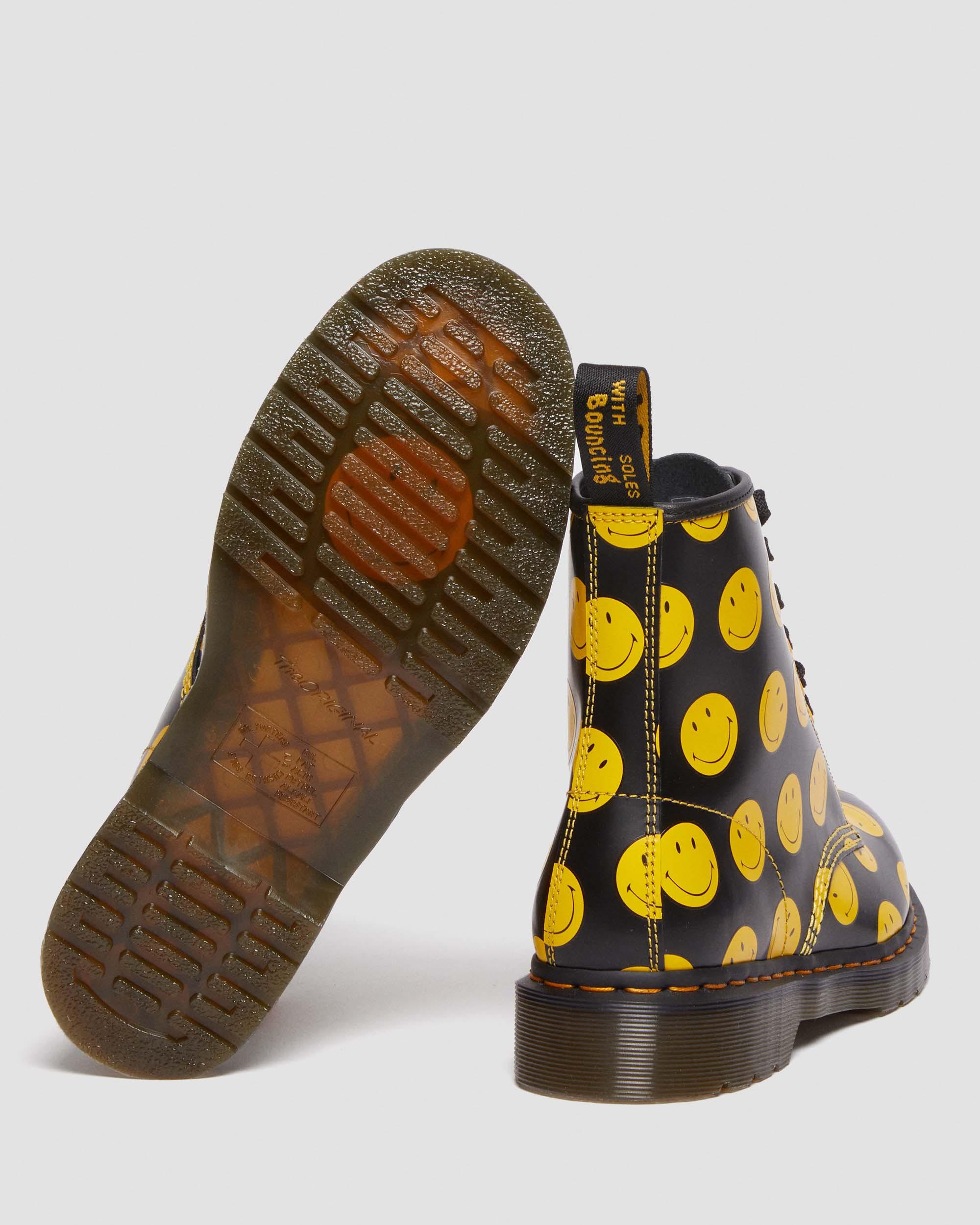 1460 Smiley® Smooth Leather Lace Up Boots