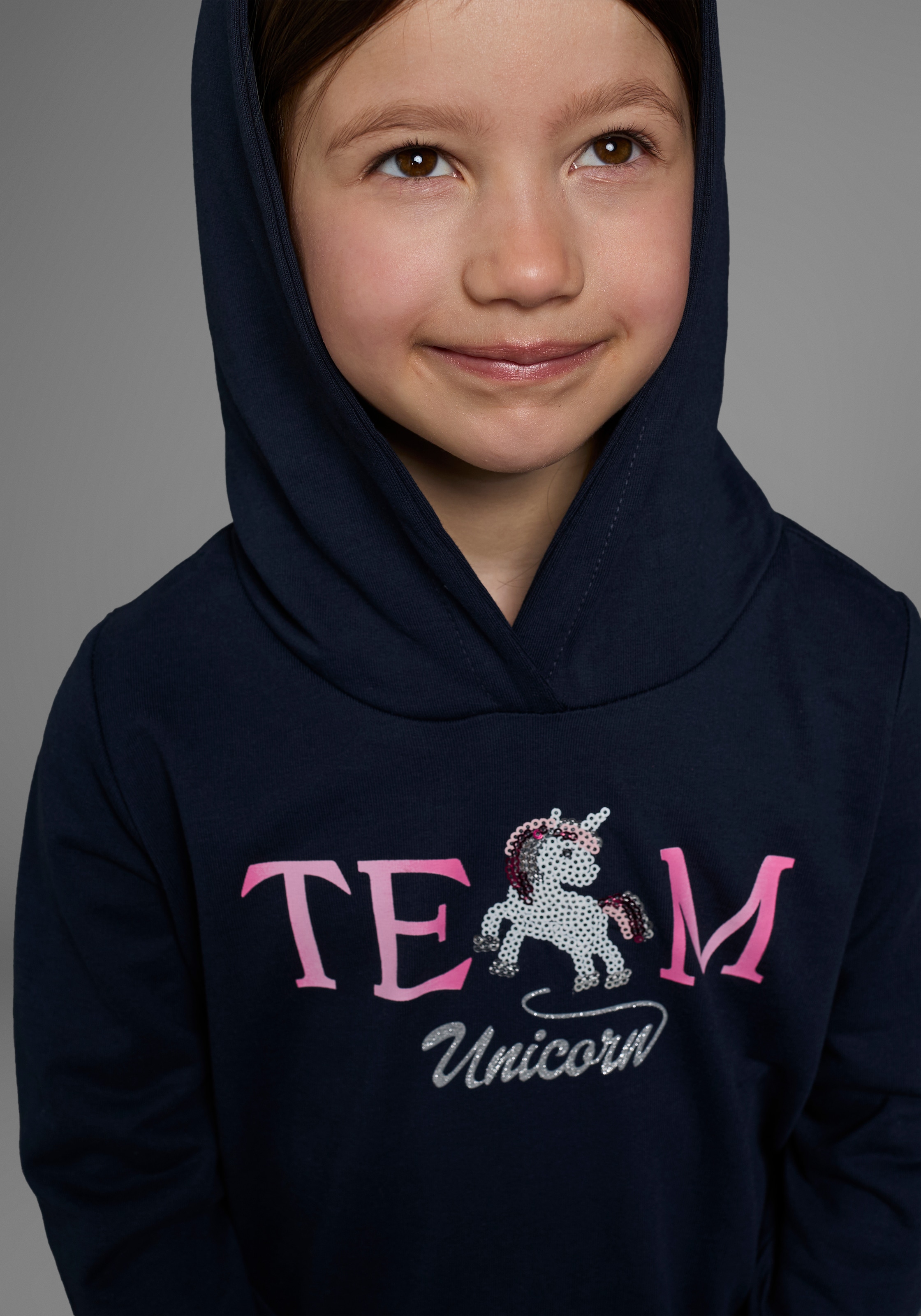 KIDSWORLD Kapuzensweatshirt », Longsweashirt mit Pailletten«, Langarm,  Basic-Passform,  mit modischem Druck,  mit Kapuze