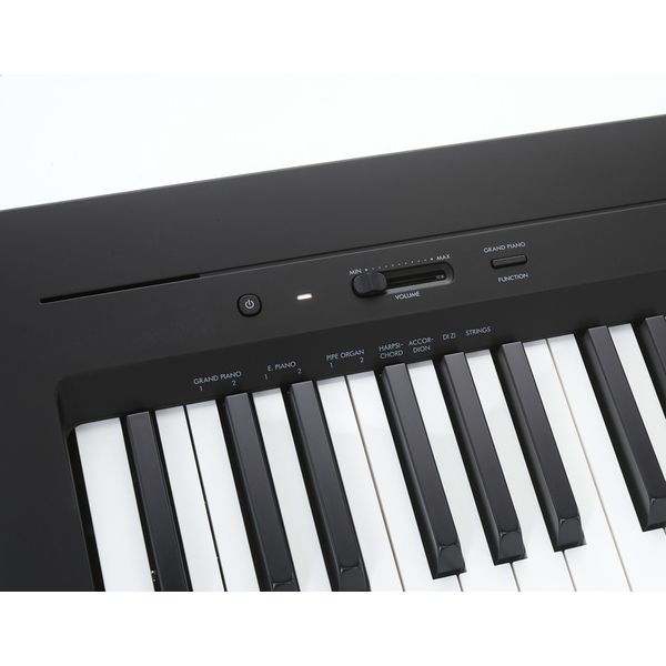 Yamaha P-145 B Bag Bundle