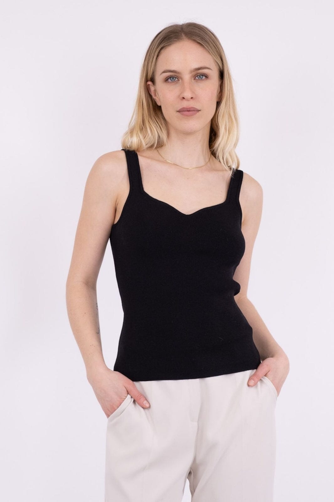 Neo Noir Hanora Knit Top black