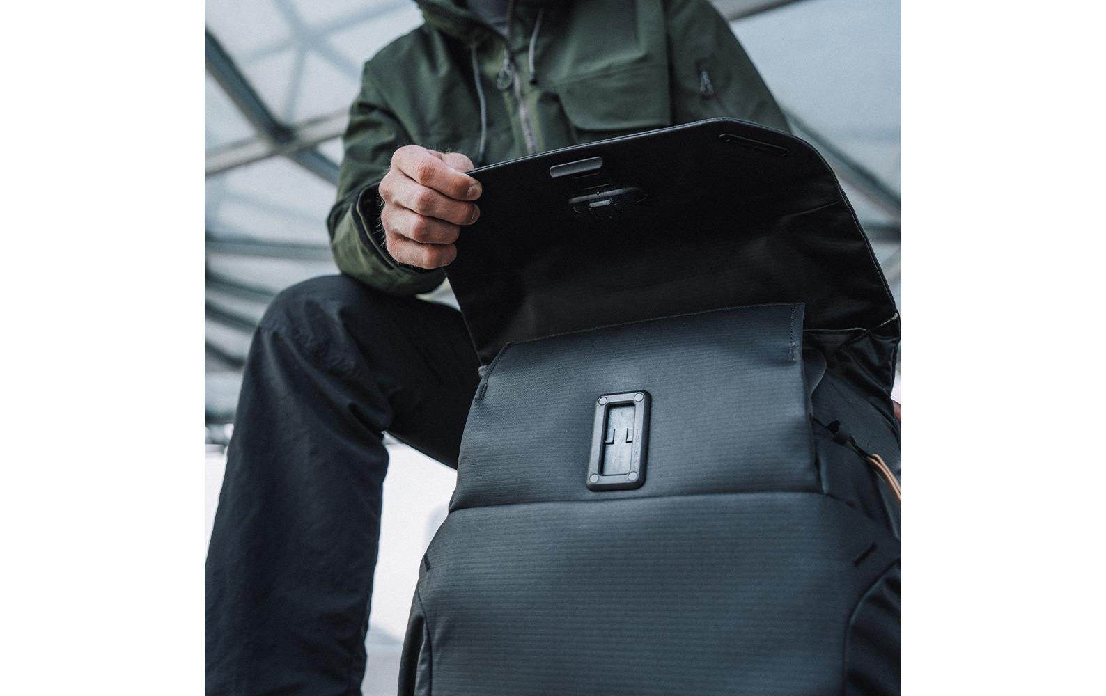 Fotorucksack OneGo 2 20 l Matte Black<br>Leichter Rucksack für Stadt- und Reisefotografen