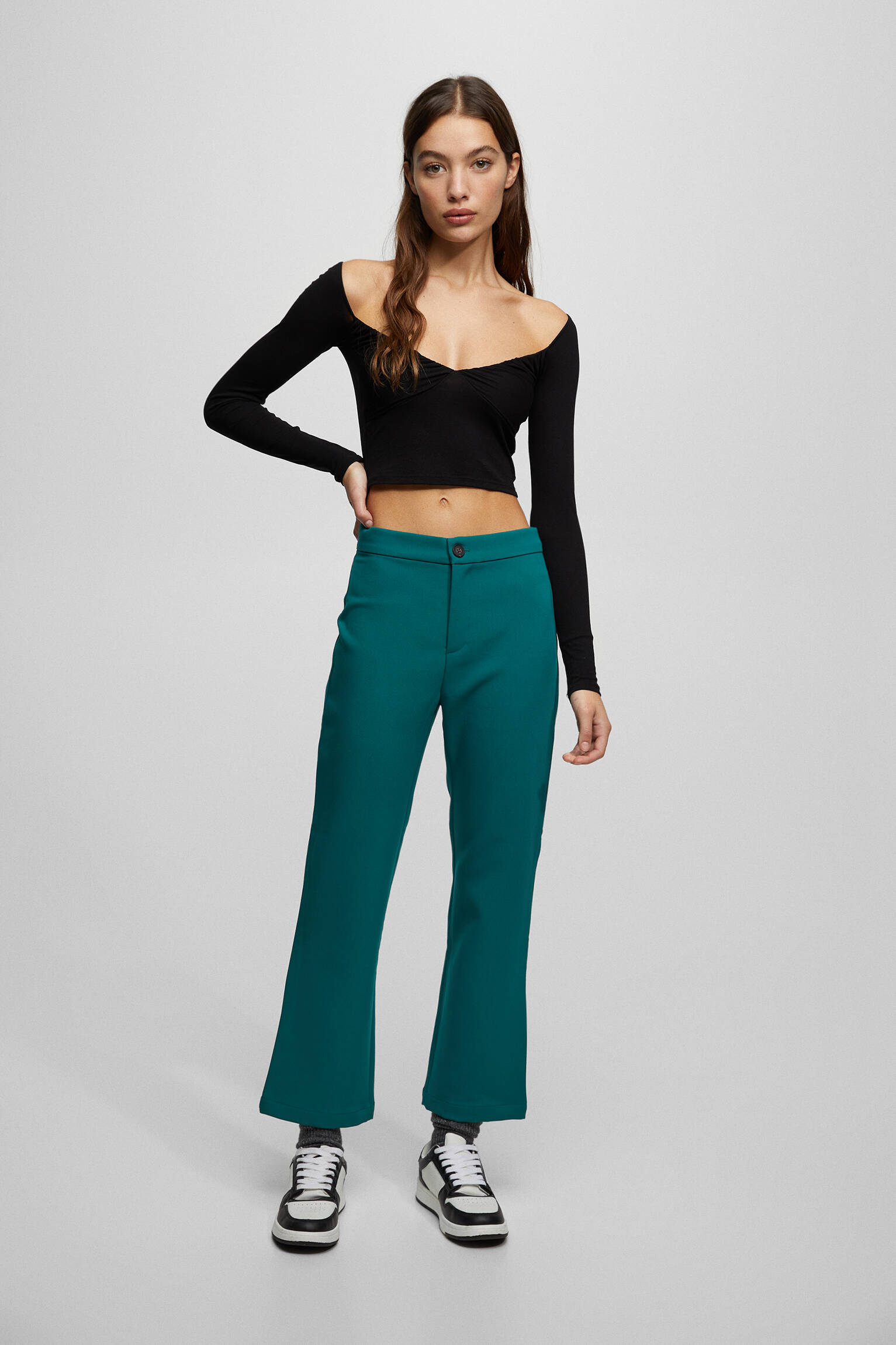 CALÇA FLARE CROPPED - VERDE