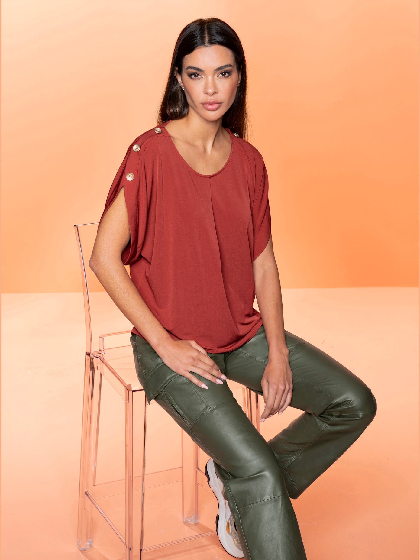 T-shirt boutons fantaisie dorés