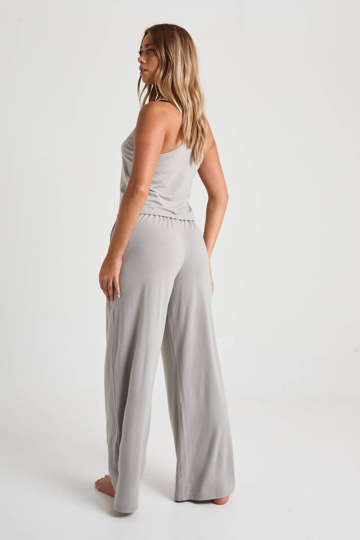 boohoo Ensemble Pyjama Débardeur Modal et Pantalon Large