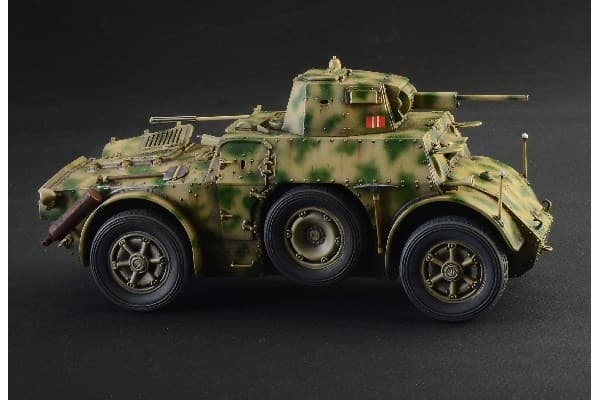 Italeri 1:35 AB 41 med Bersaglieri italiensk infanteri