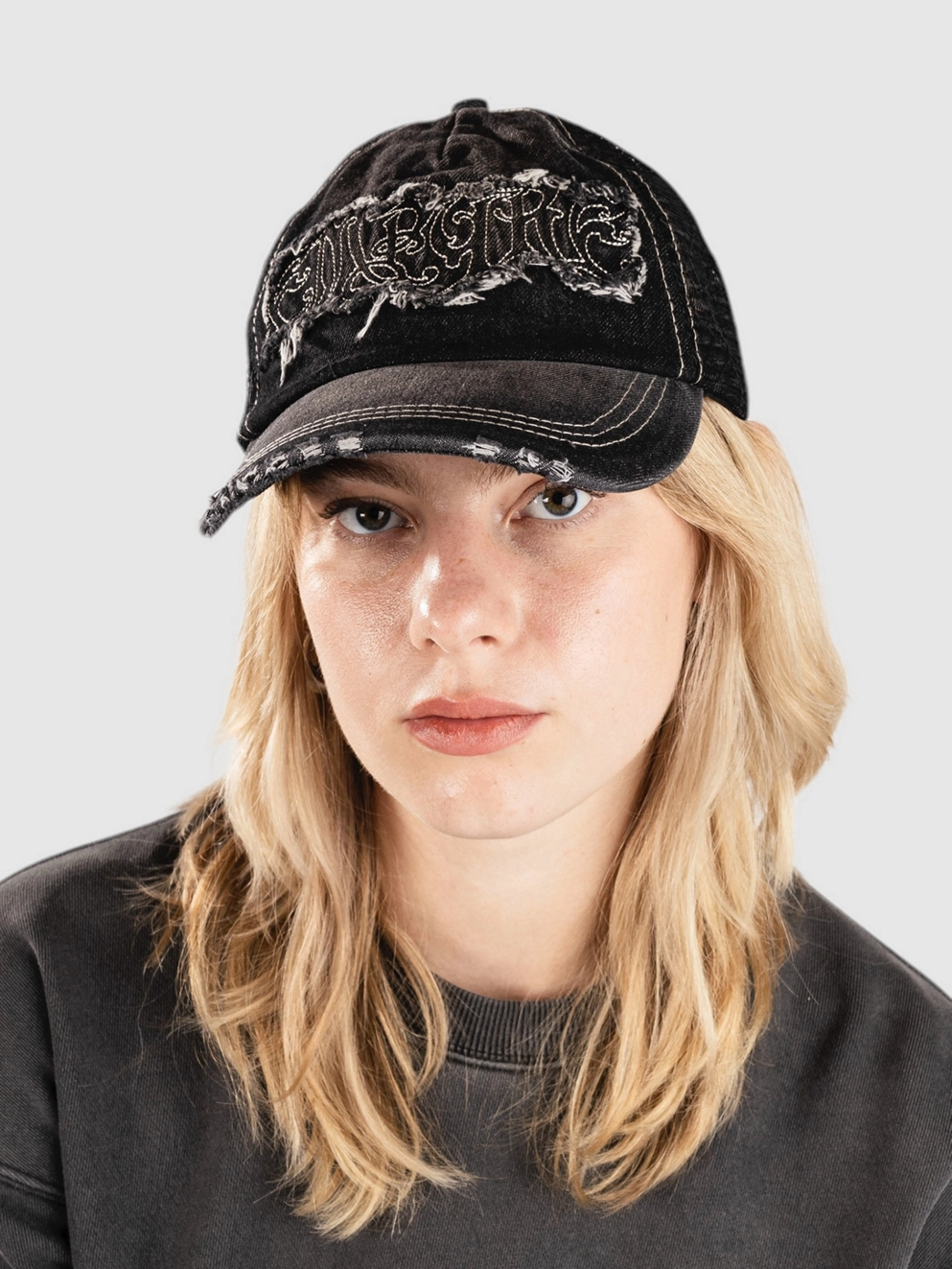 Empyre Entanglement Trucker Cap black