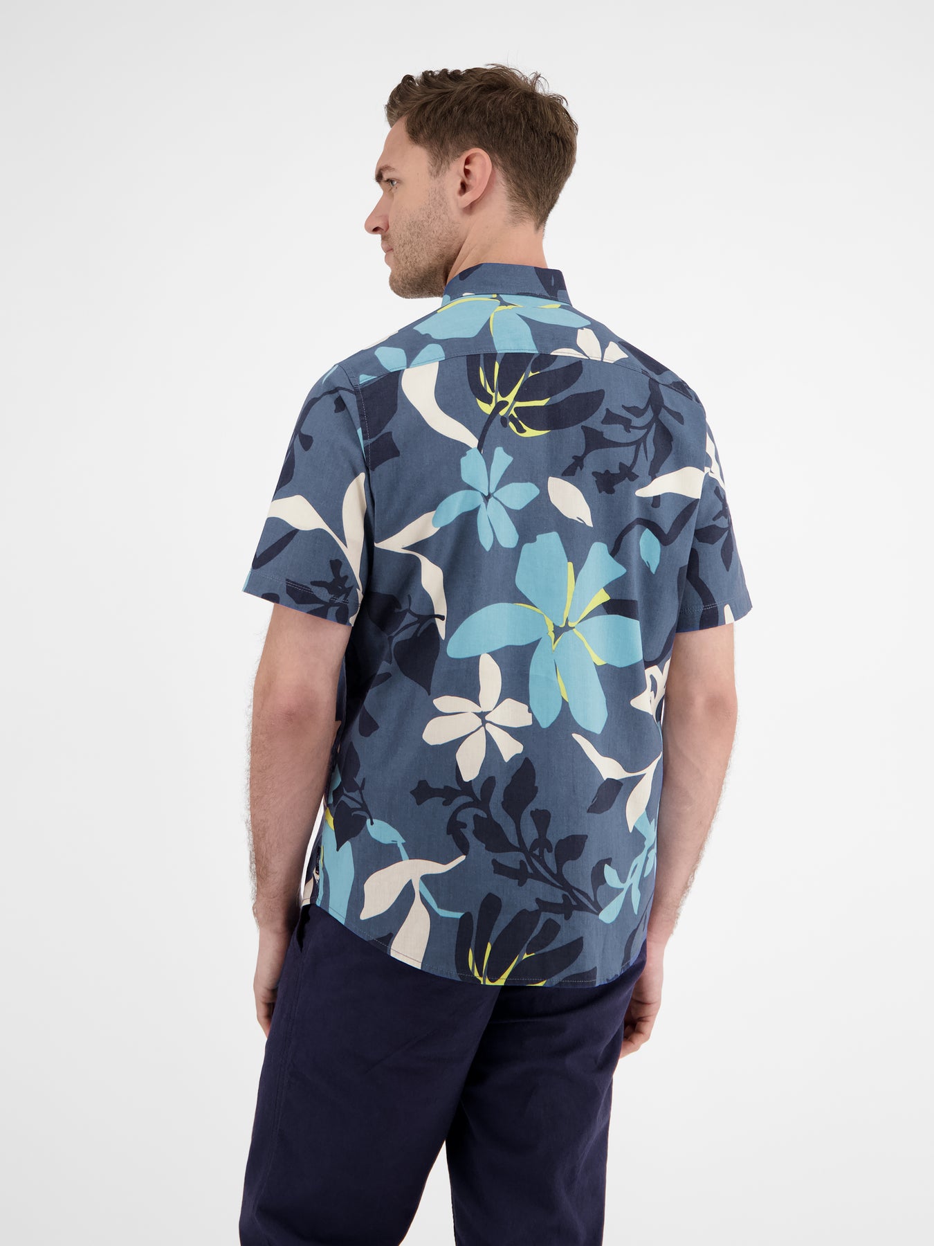 Sommerhemd in Hawaiian-Style
