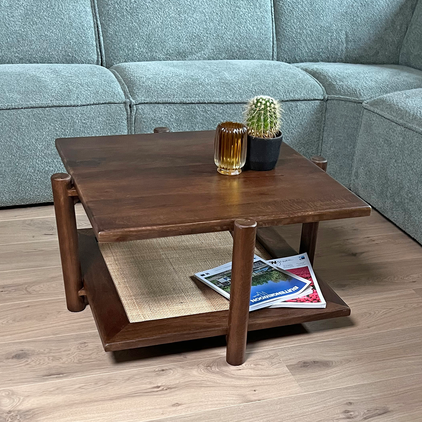 Mango salontafel walnoot met rotan vierkant