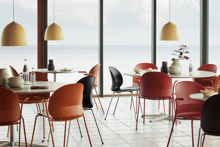 Fritz Hansen NO2 Recycle, NO2-11 stoel monochrome donkerrood
