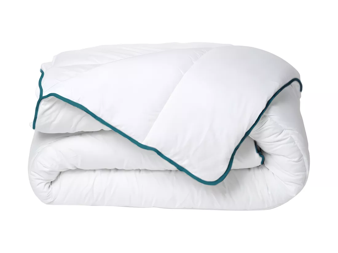 Couette chaude recyclée de DREAMEA en microfibre - 220 x 240 cm - 350 gr/ m² - Biais bleu - ROSA