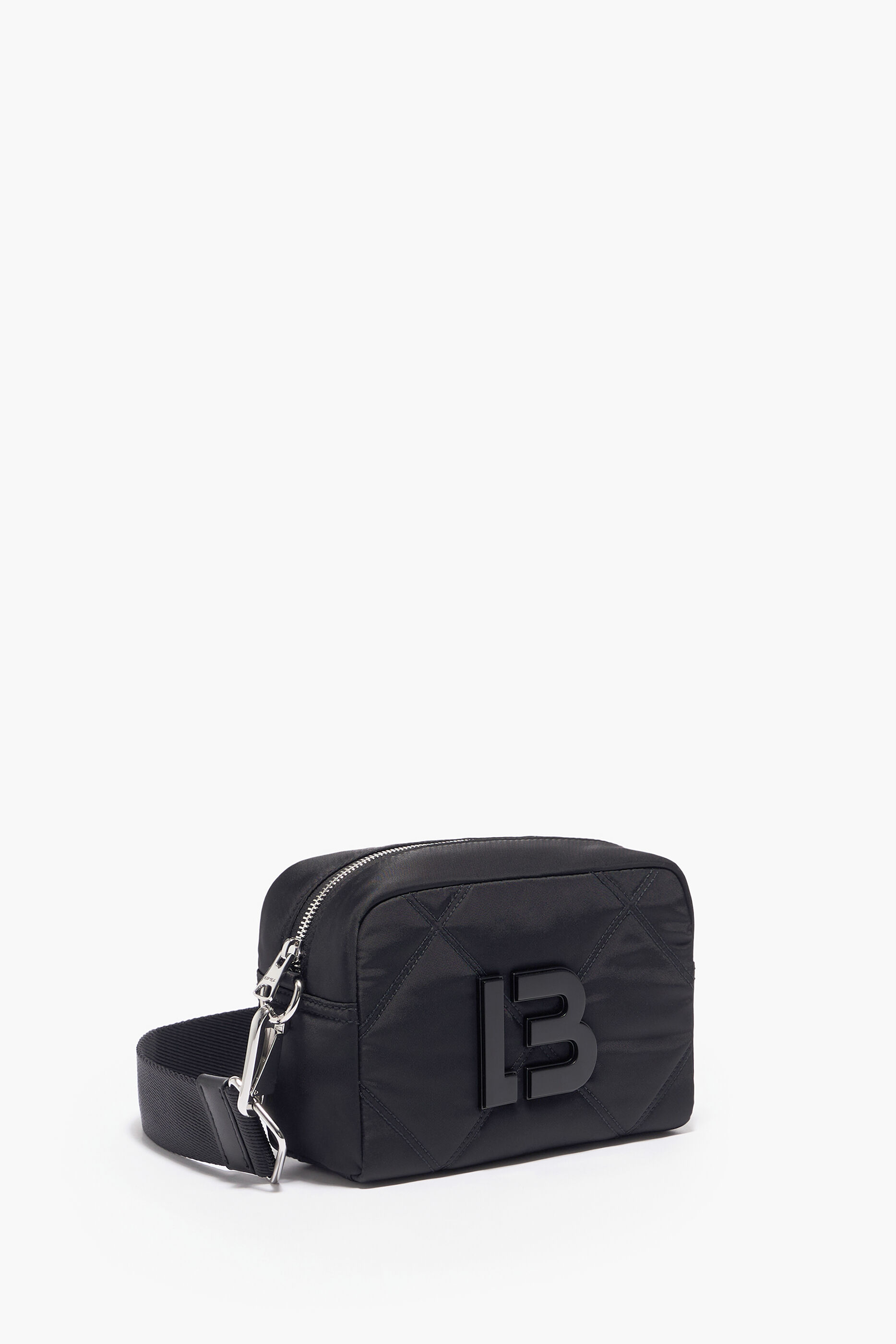 Bolsa de ombro pequena preta acolchoada em nylon.