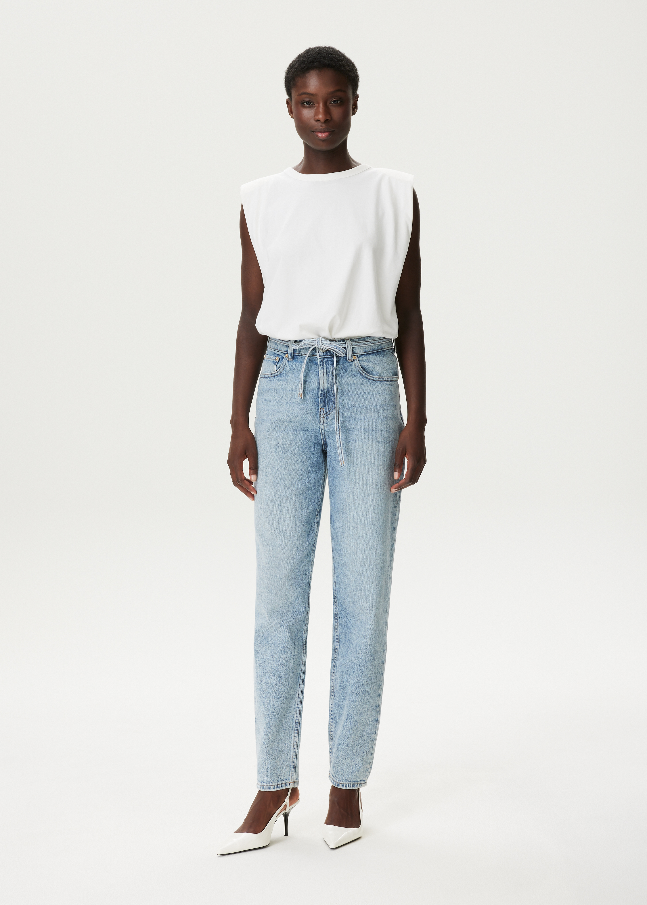 LUCY - High rise carrot jeans