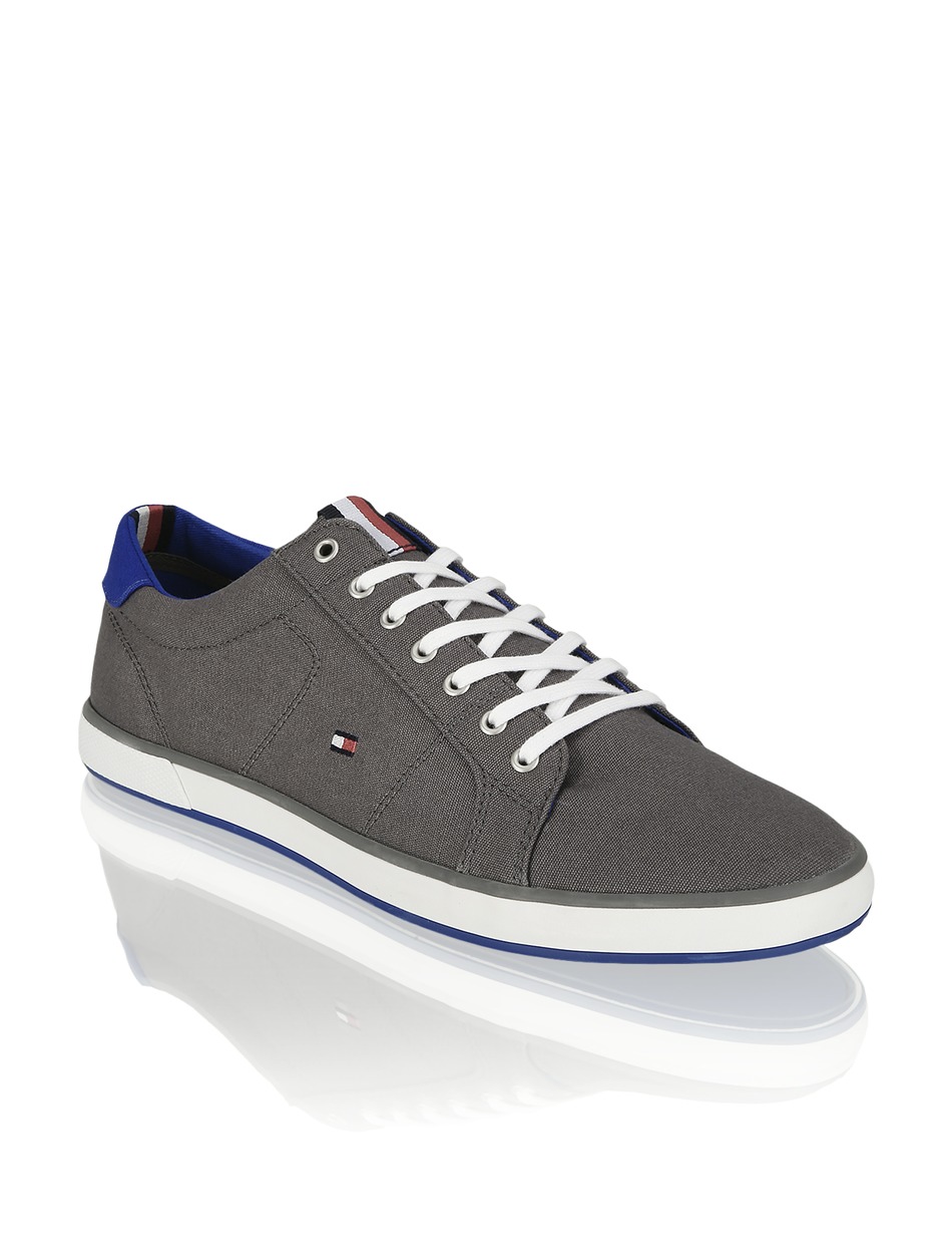 LACE UP SNEAKER