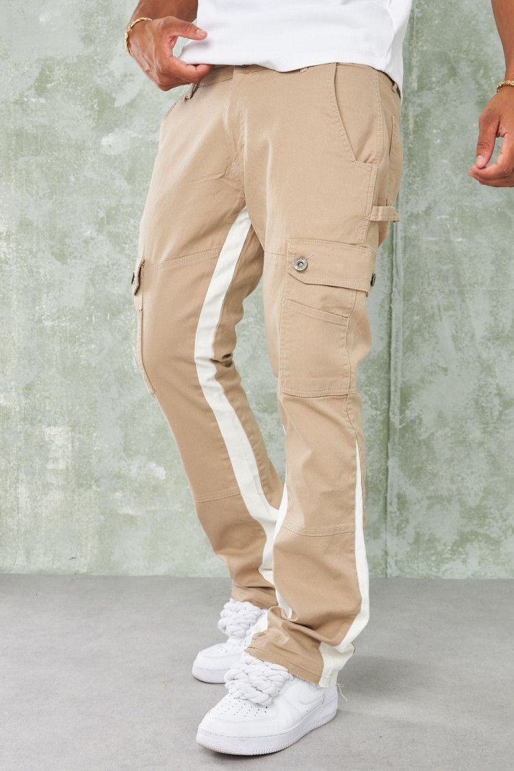 Jean cargo beige à empiècement blanc