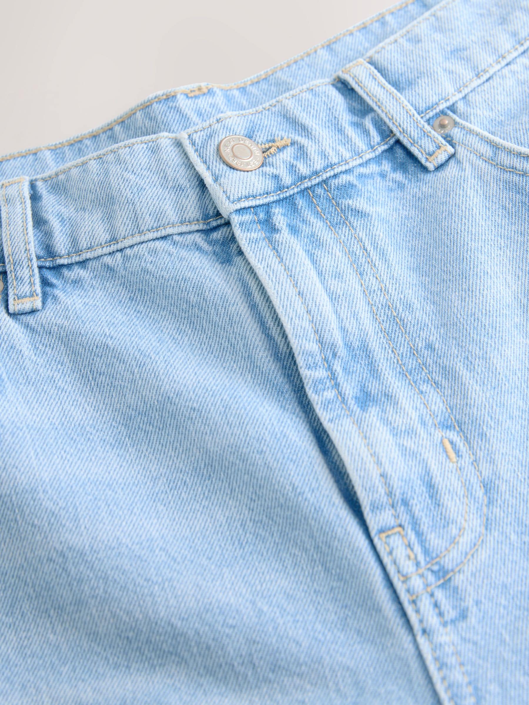 Gebleekt - Barrel jeans met dartdetail