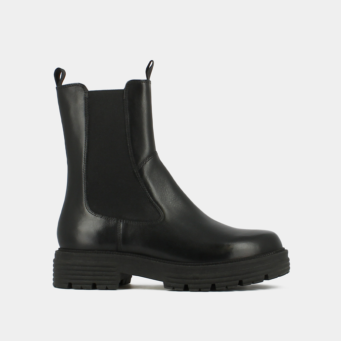 Boots à semelles crantées  en cuir noir